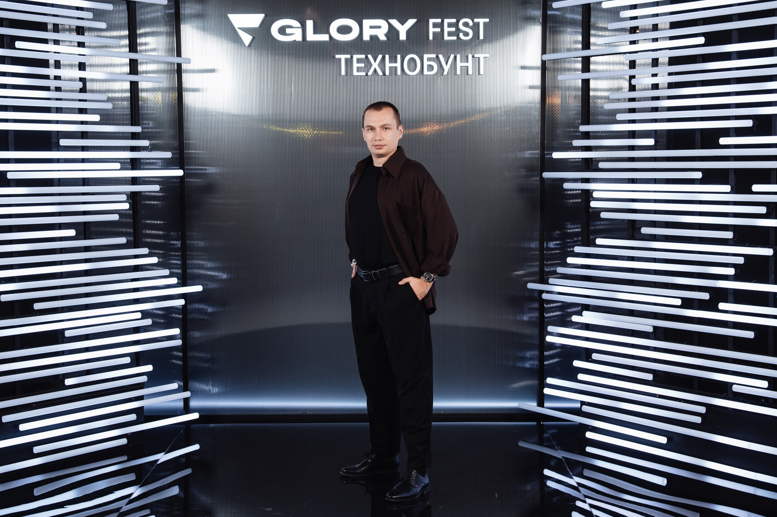 Glory 2025. Рекламный фотограф Москва — рекламная и бренд-съёмка | Polyakov