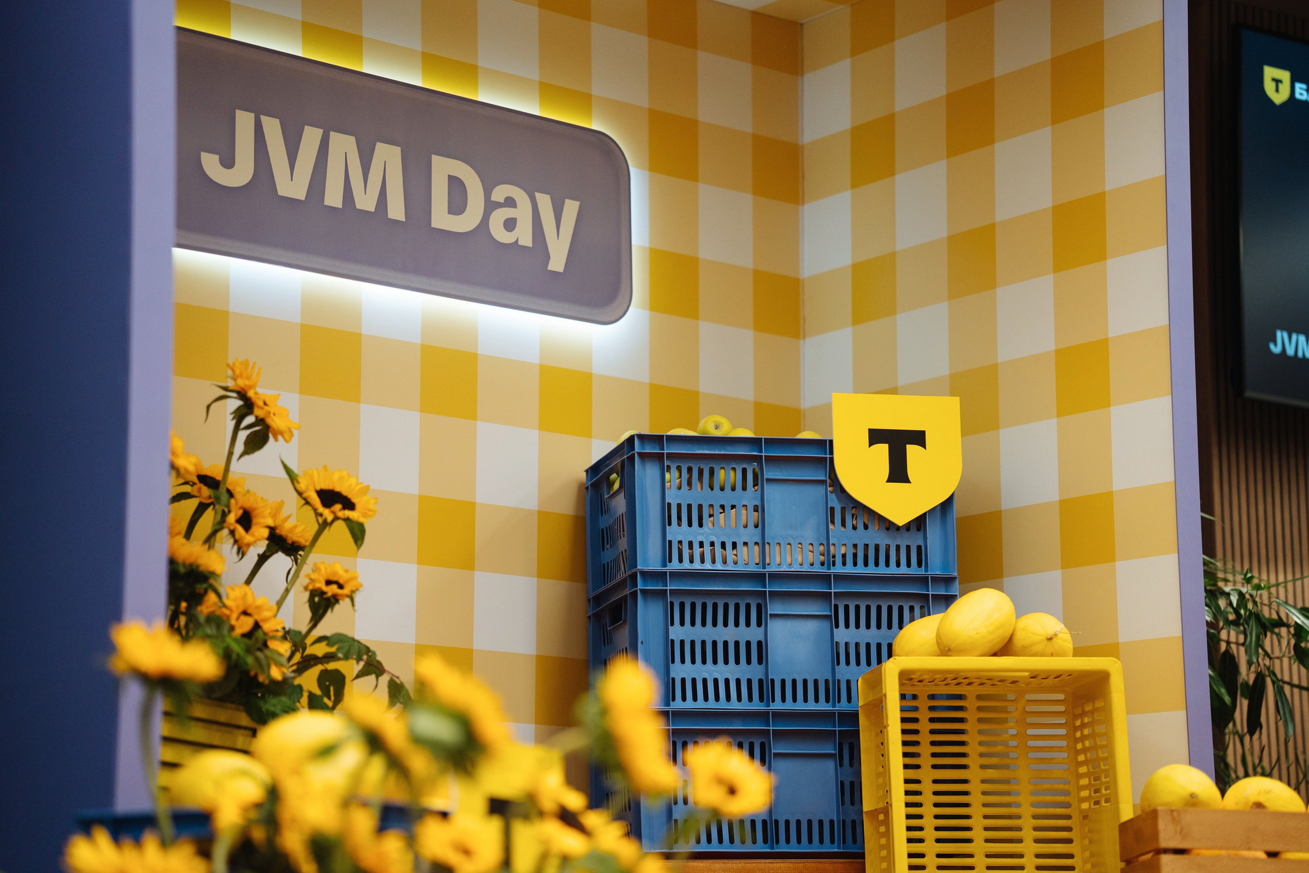 JVM Day 2025. Рекламный фотограф Москва — рекламная и бренд-съёмка | Polyakov