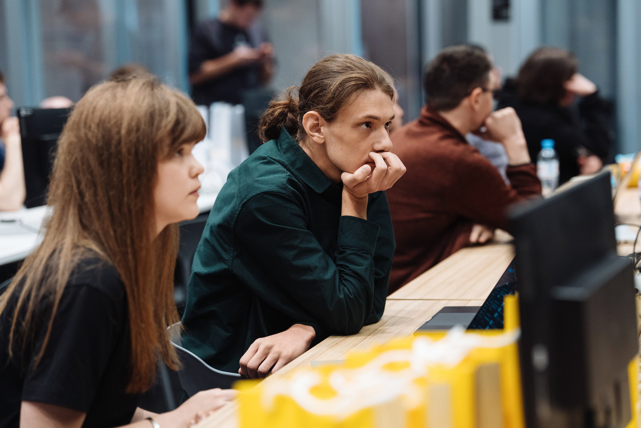 B2B Tech Day. Рекламный фотограф Москва — рекламная и бренд-съёмка | Polyakov