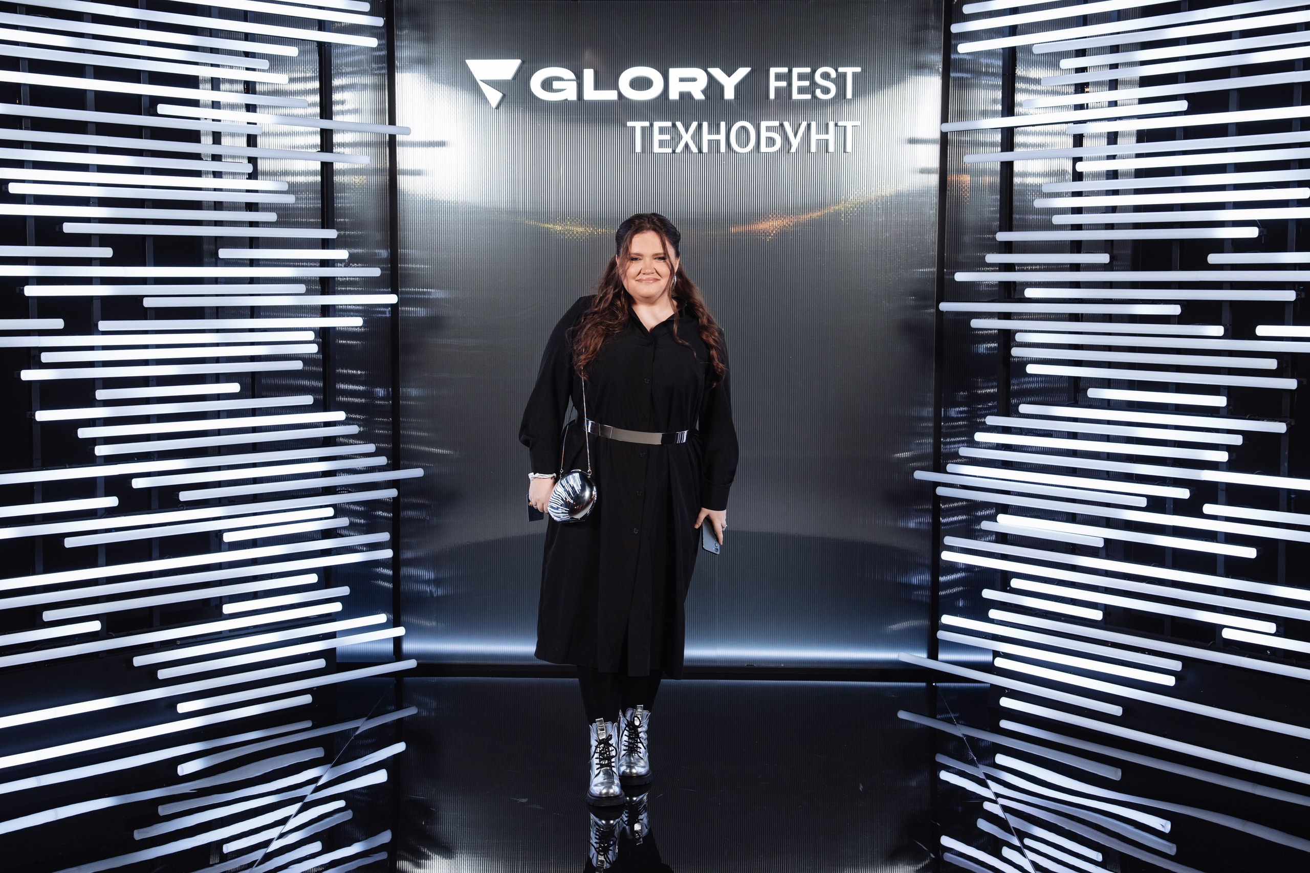 Glory 2025. Рекламный фотограф Москва — рекламная и бренд-съёмка | Polyakov