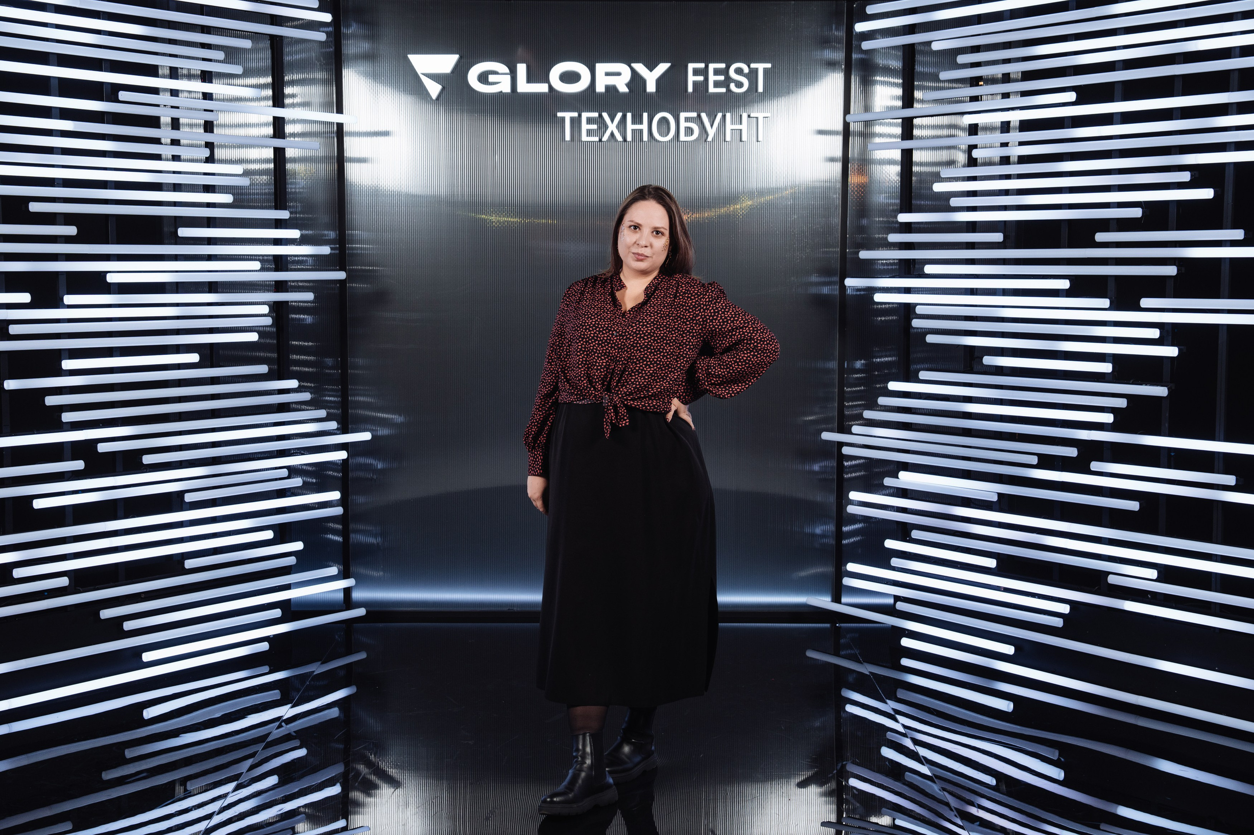 Glory 2025. Рекламный фотограф Москва — рекламная и бренд-съёмка | Polyakov