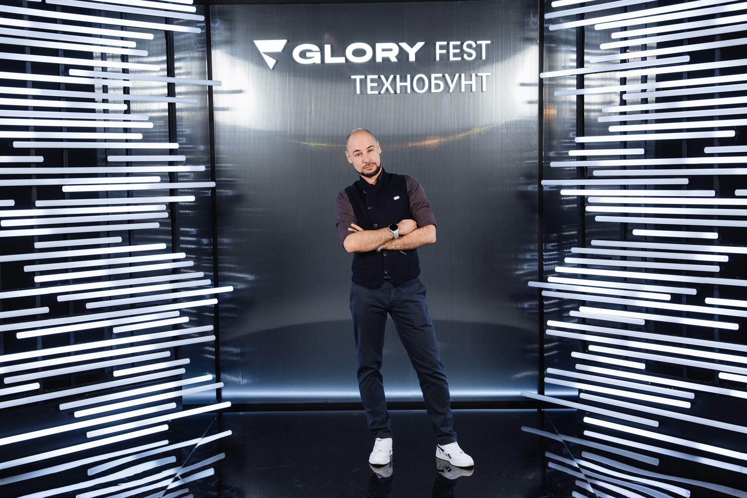 Glory 2025. Рекламный фотограф Москва — рекламная и бренд-съёмка | Polyakov