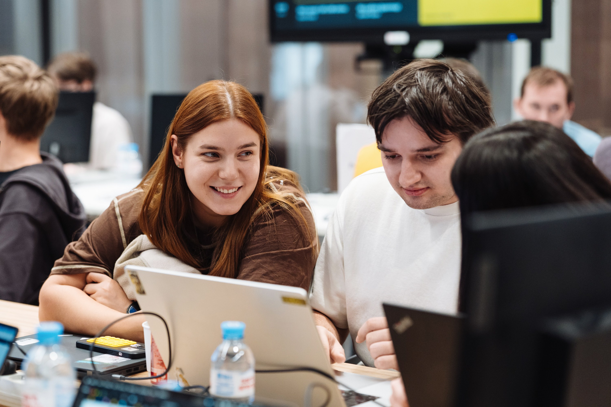 B2B Tech Day. Рекламный фотограф Москва — рекламная и бренд-съёмка | Polyakov