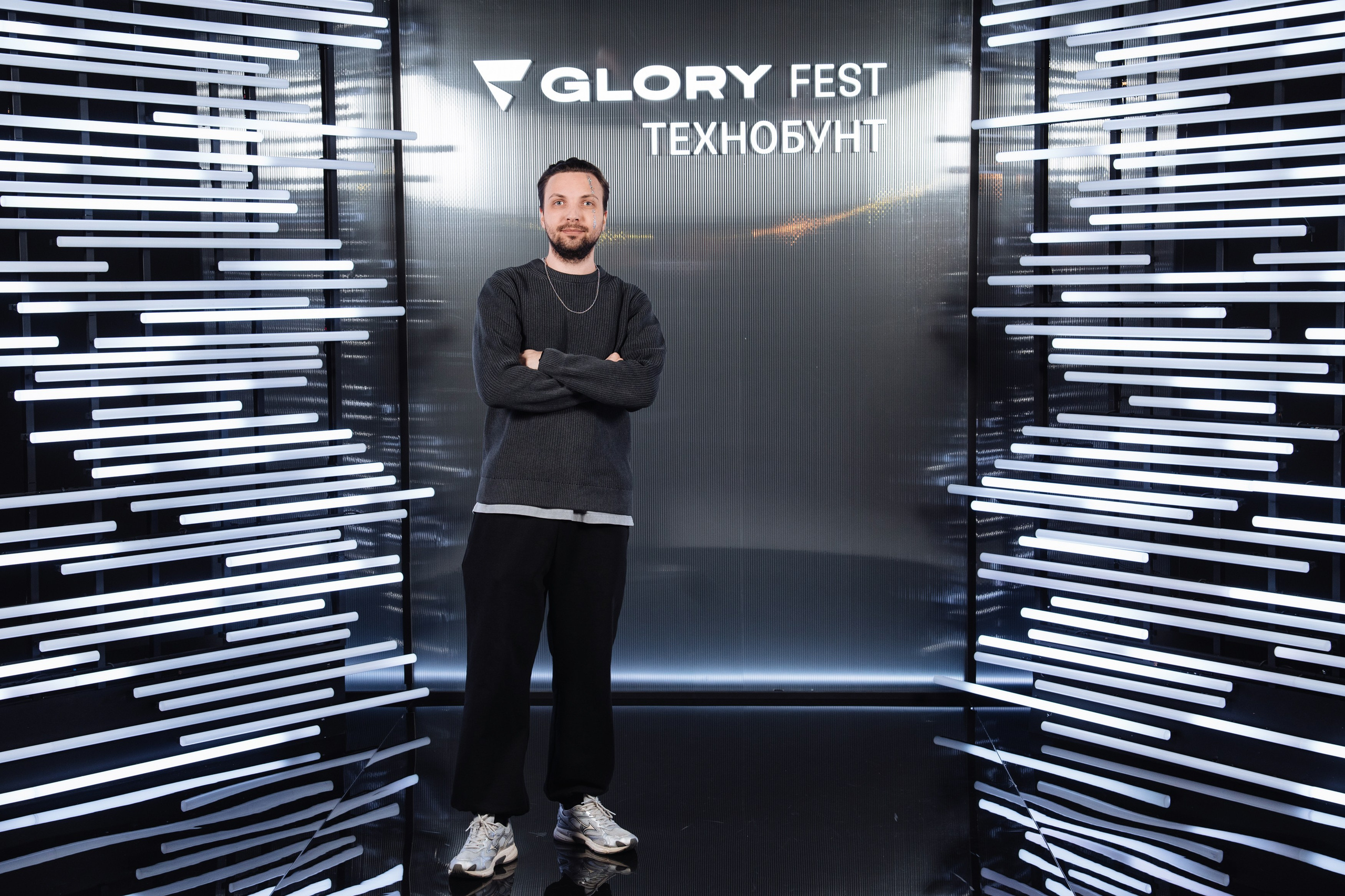 Glory 2025. Рекламный фотограф Москва — рекламная и бренд-съёмка | Polyakov