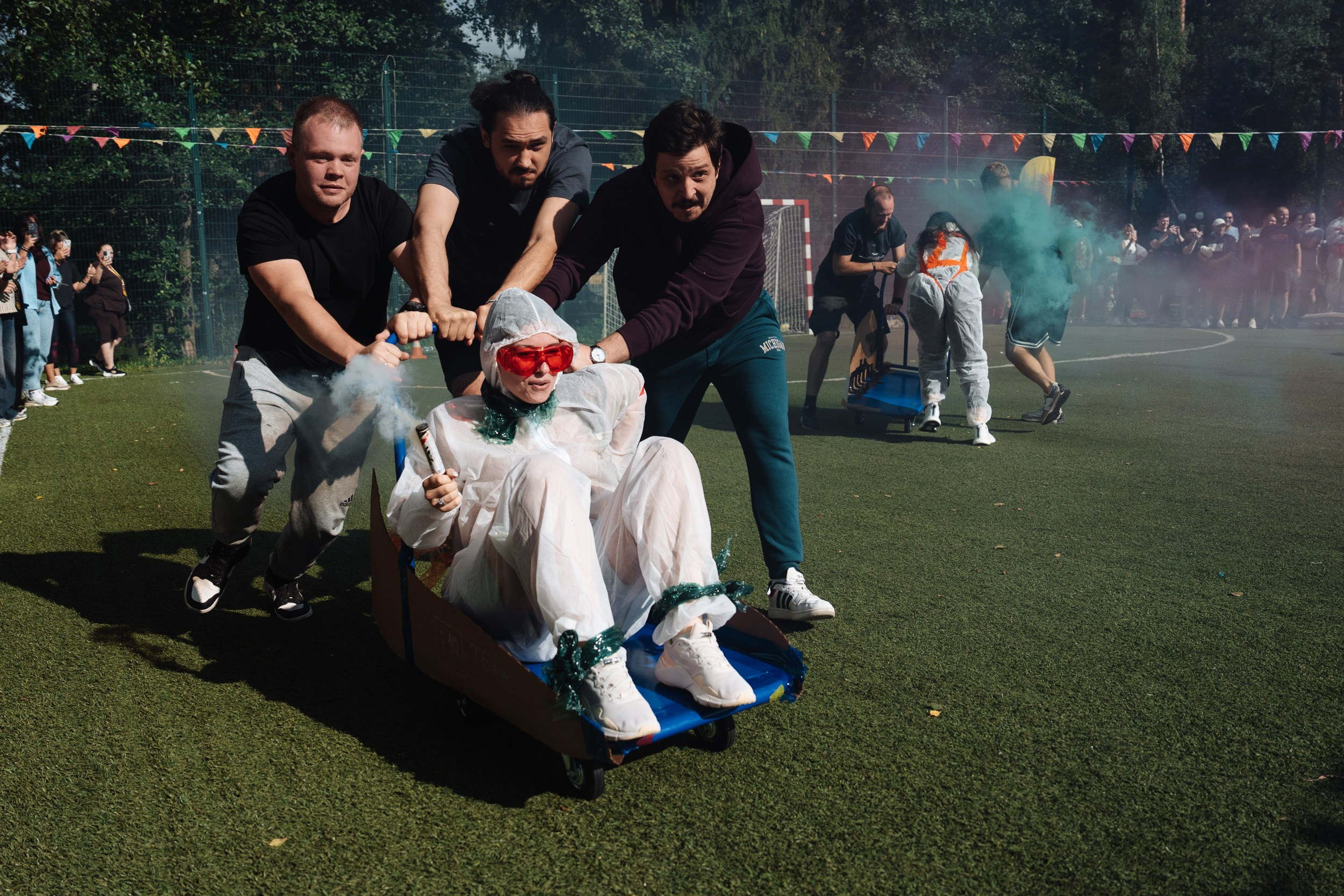 Summer corporate. Рекламный фотограф Москва — рекламная и бренд-съёмка | Polyakov