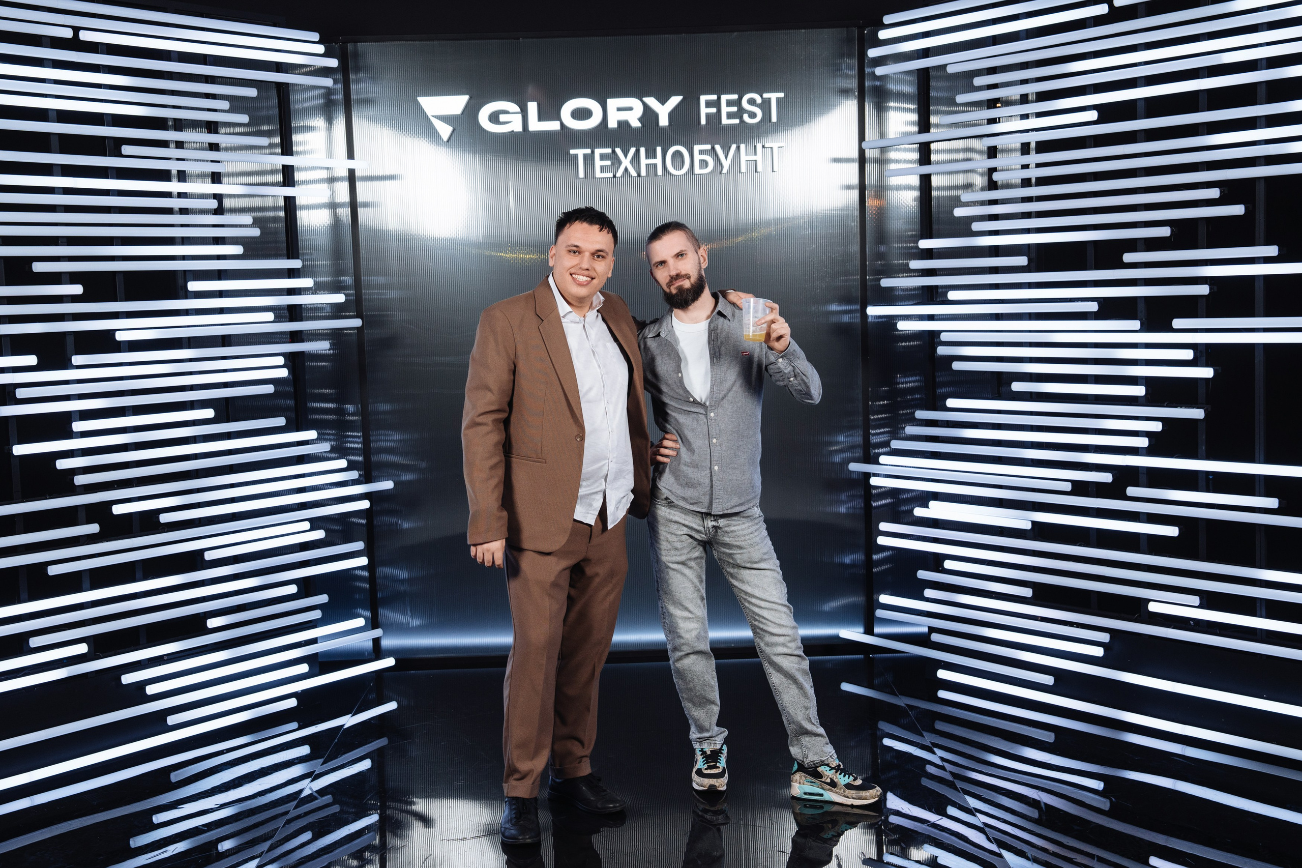 Glory 2025. Рекламный фотограф Москва — рекламная и бренд-съёмка | Polyakov