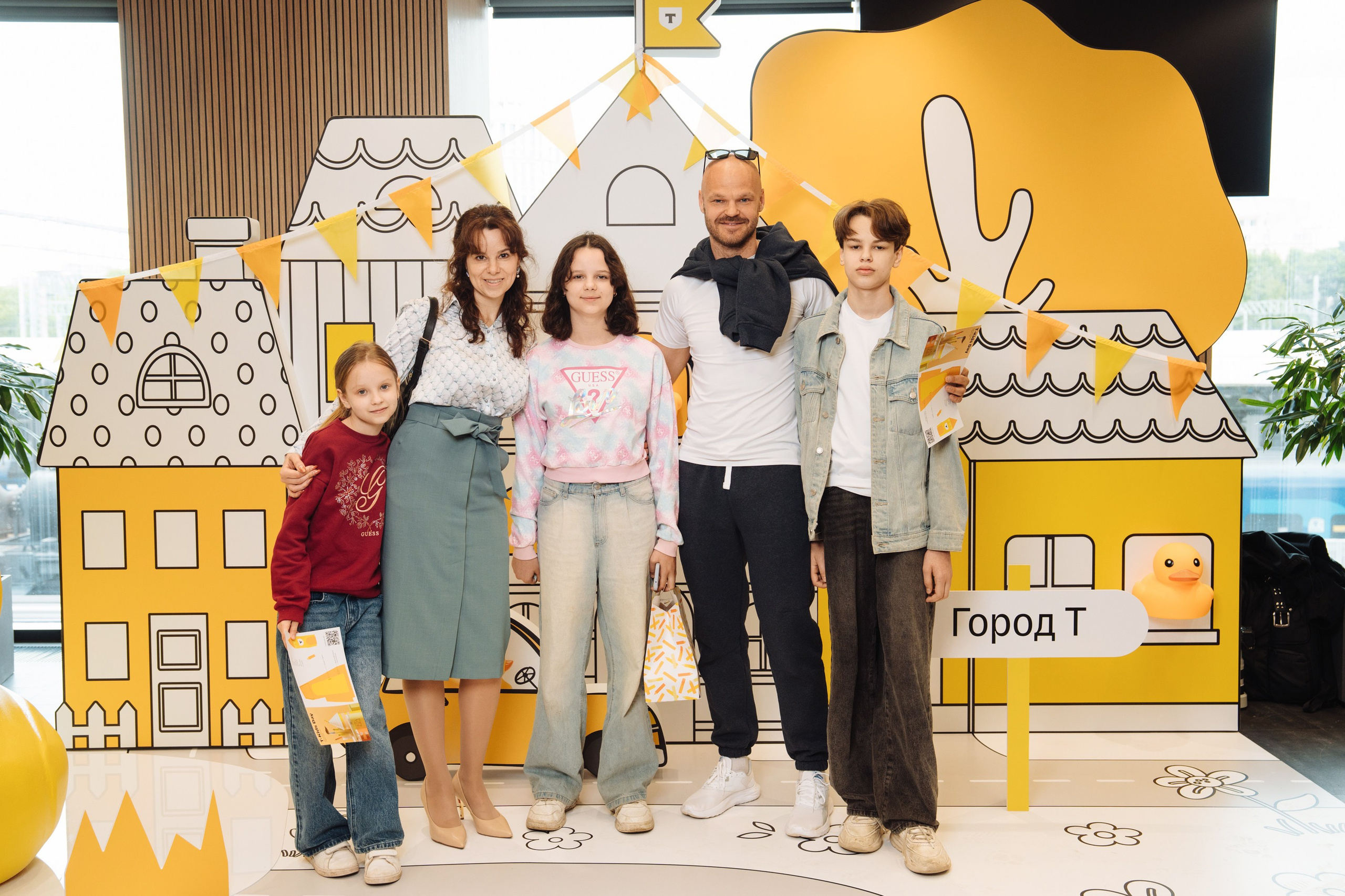 Kids Day 2026. Рекламный фотограф Москва — рекламная и бренд-съёмка | Polyakov