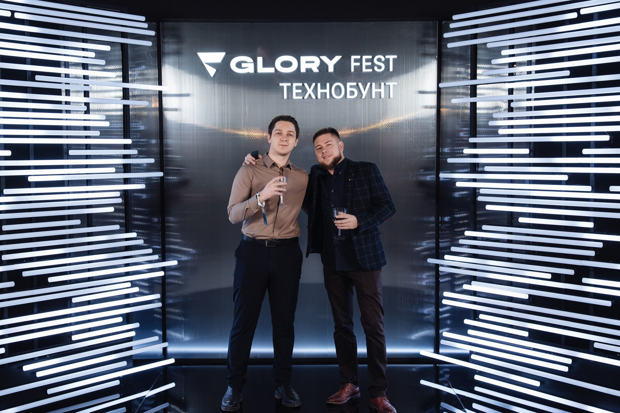 Glory 2025. Рекламный фотограф Москва — рекламная и бренд-съёмка | Polyakov