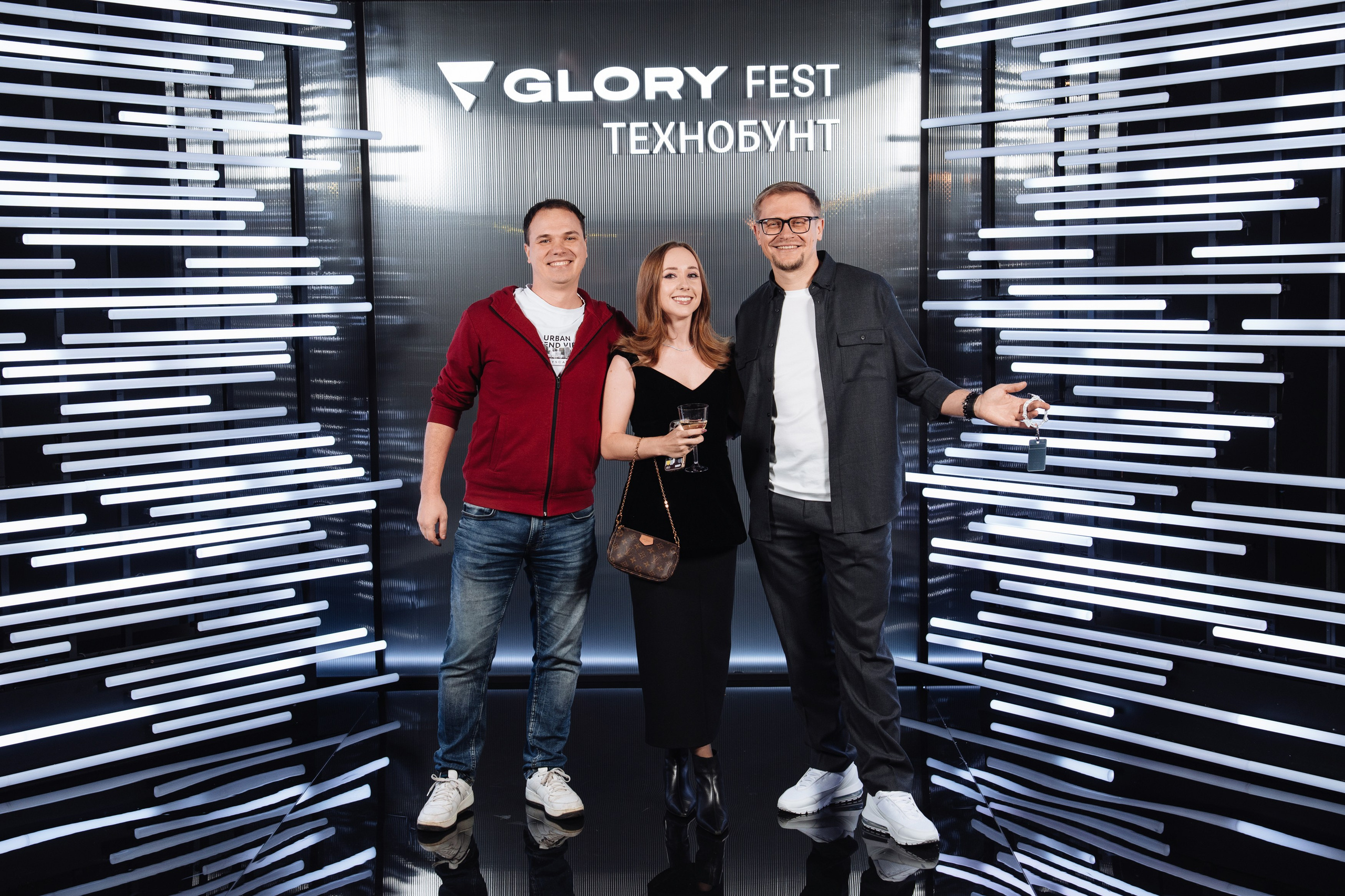 Glory 2025. Рекламный фотограф Москва — рекламная и бренд-съёмка | Polyakov