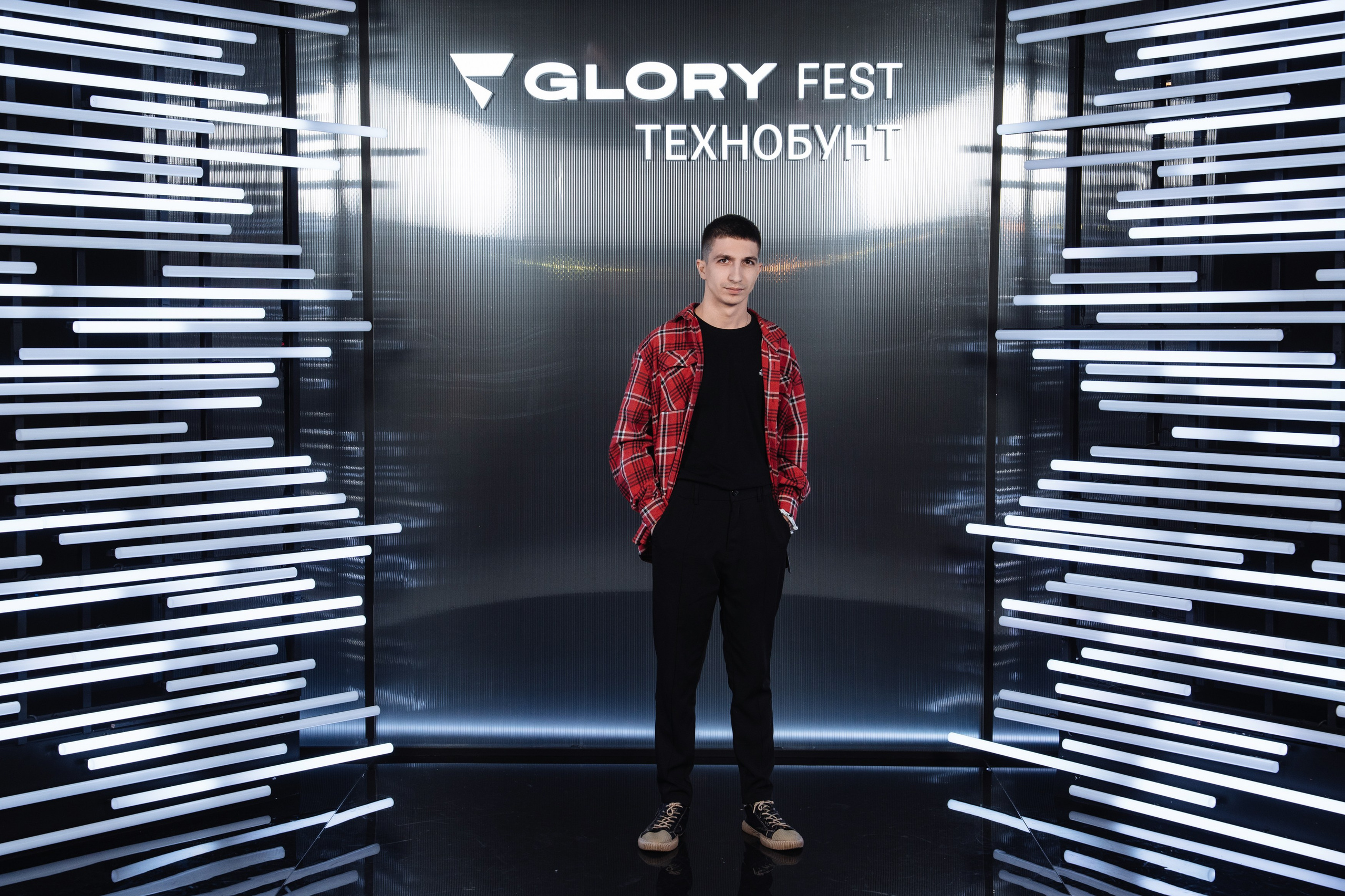 Glory 2025. Рекламный фотограф Москва — рекламная и бренд-съёмка | Polyakov