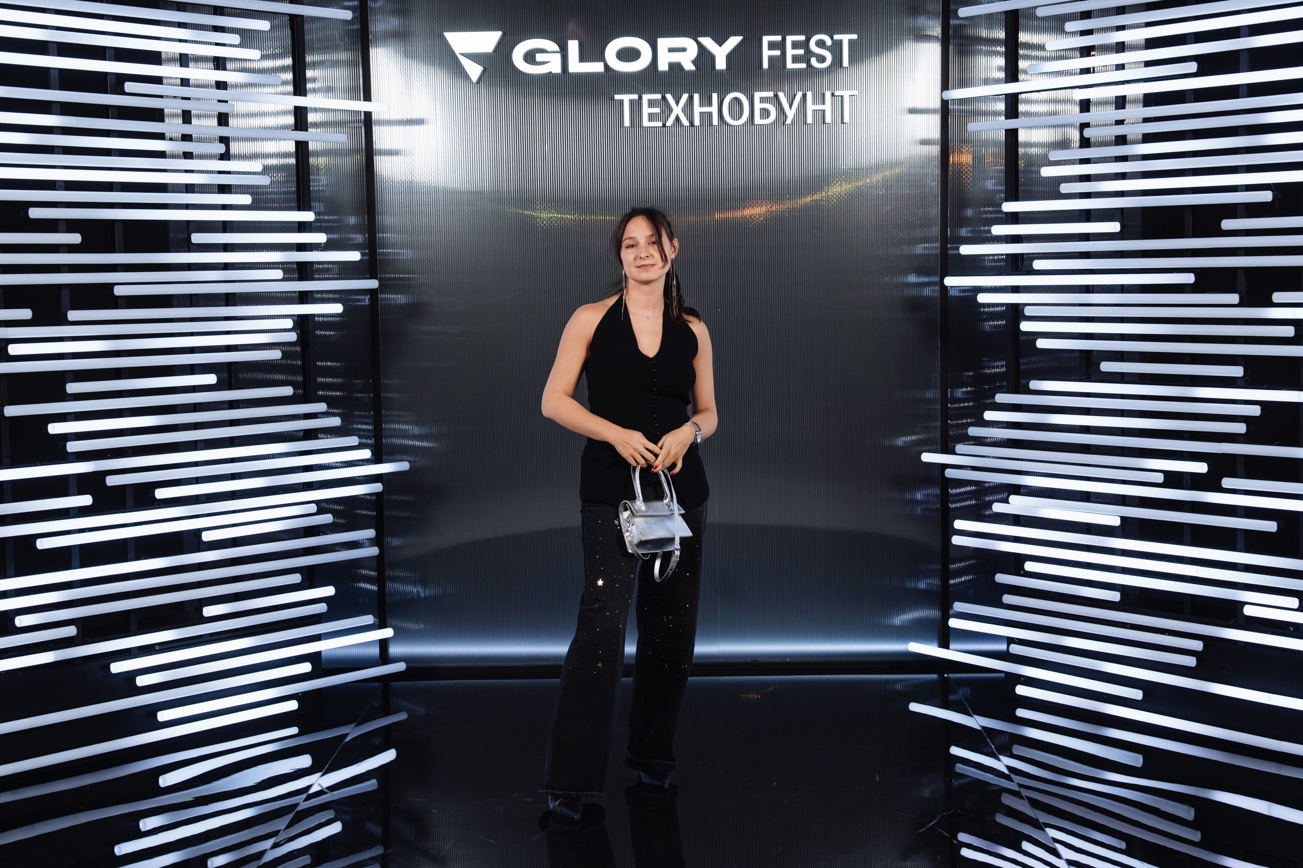Glory 2025. Рекламный фотограф Москва — рекламная и бренд-съёмка | Polyakov
