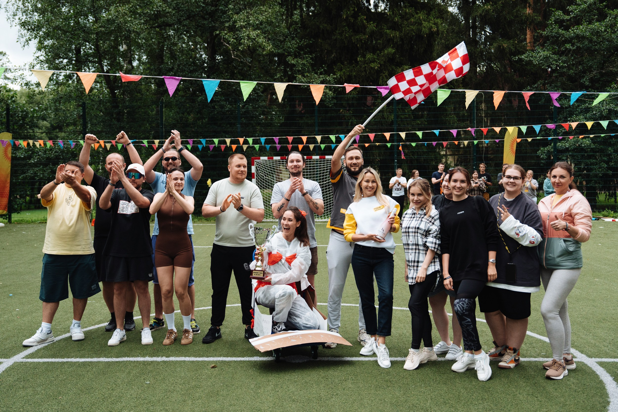 Summer corporate. Рекламный фотограф Москва — рекламная и бренд-съёмка | Polyakov