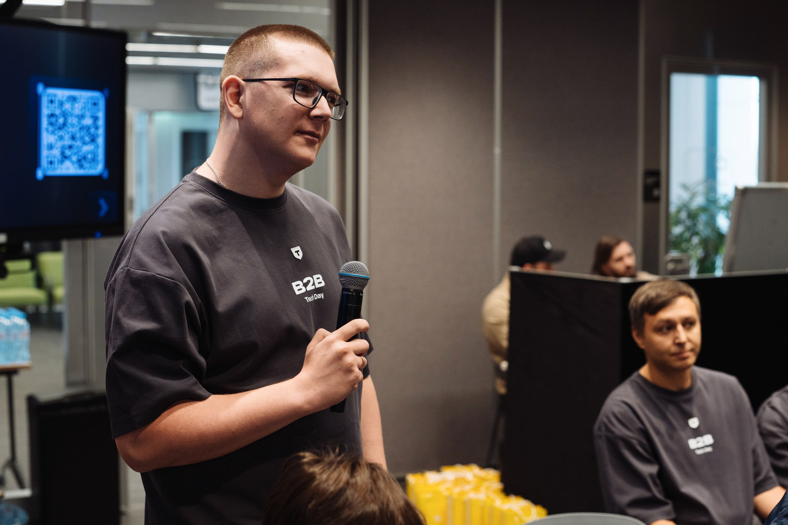 B2B Tech Day. Рекламный фотограф Москва — рекламная и бренд-съёмка | Polyakov