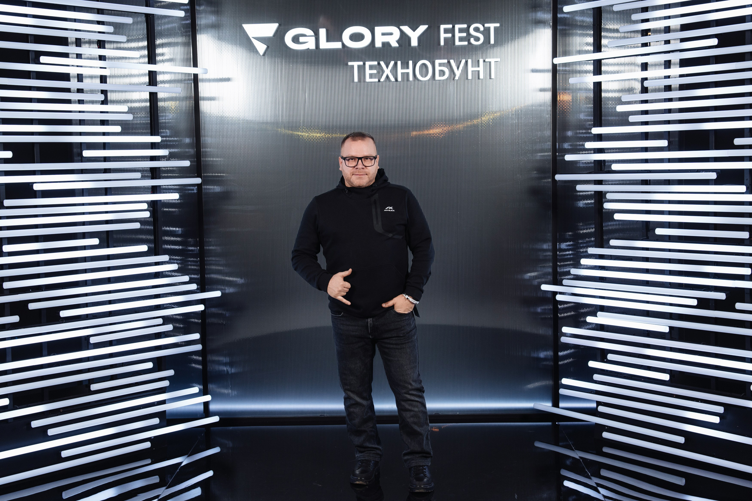 Glory 2025. Рекламный фотограф Москва — рекламная и бренд-съёмка | Polyakov