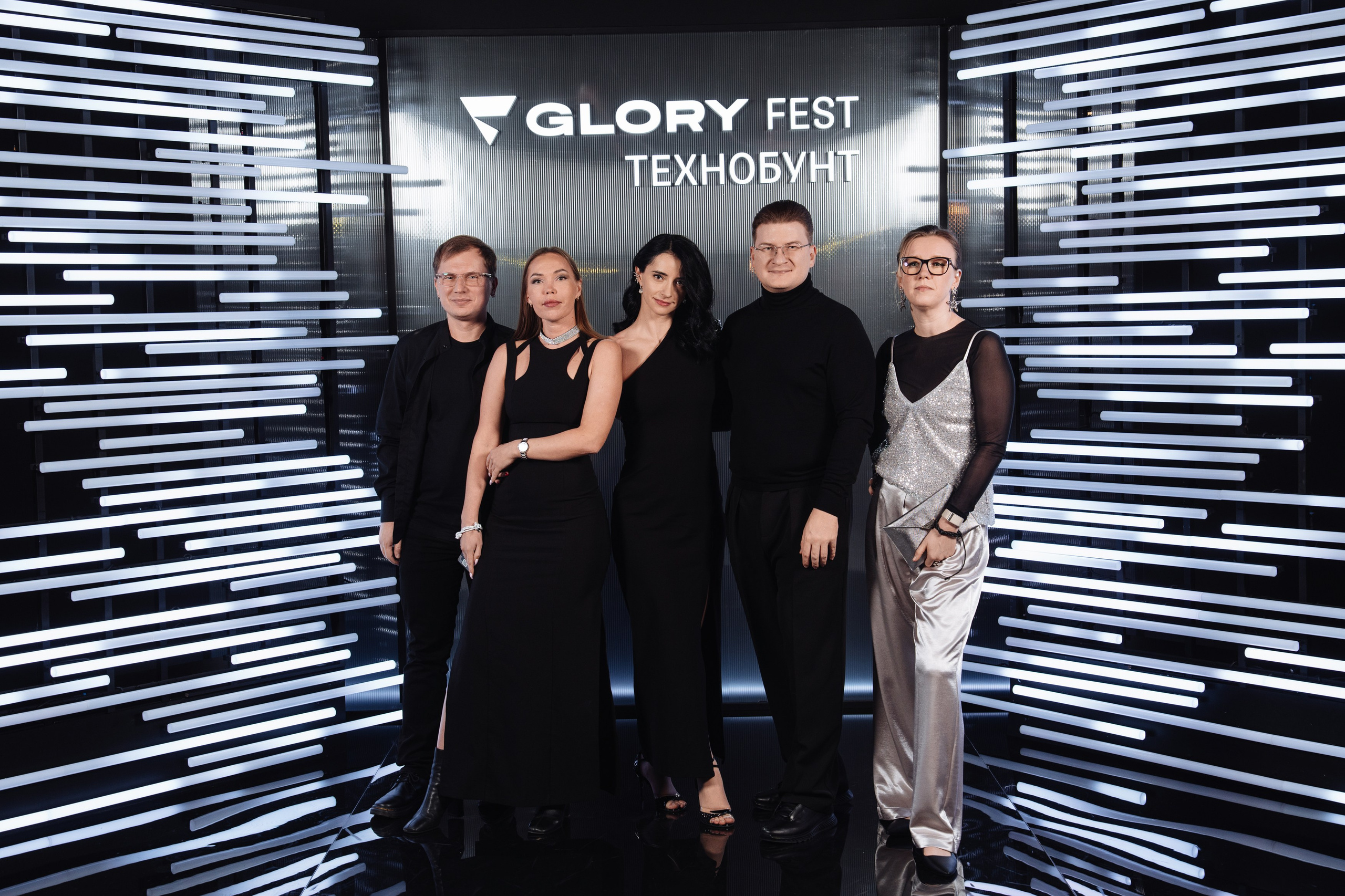 Glory 2025. Рекламный фотограф Москва — рекламная и бренд-съёмка | Polyakov