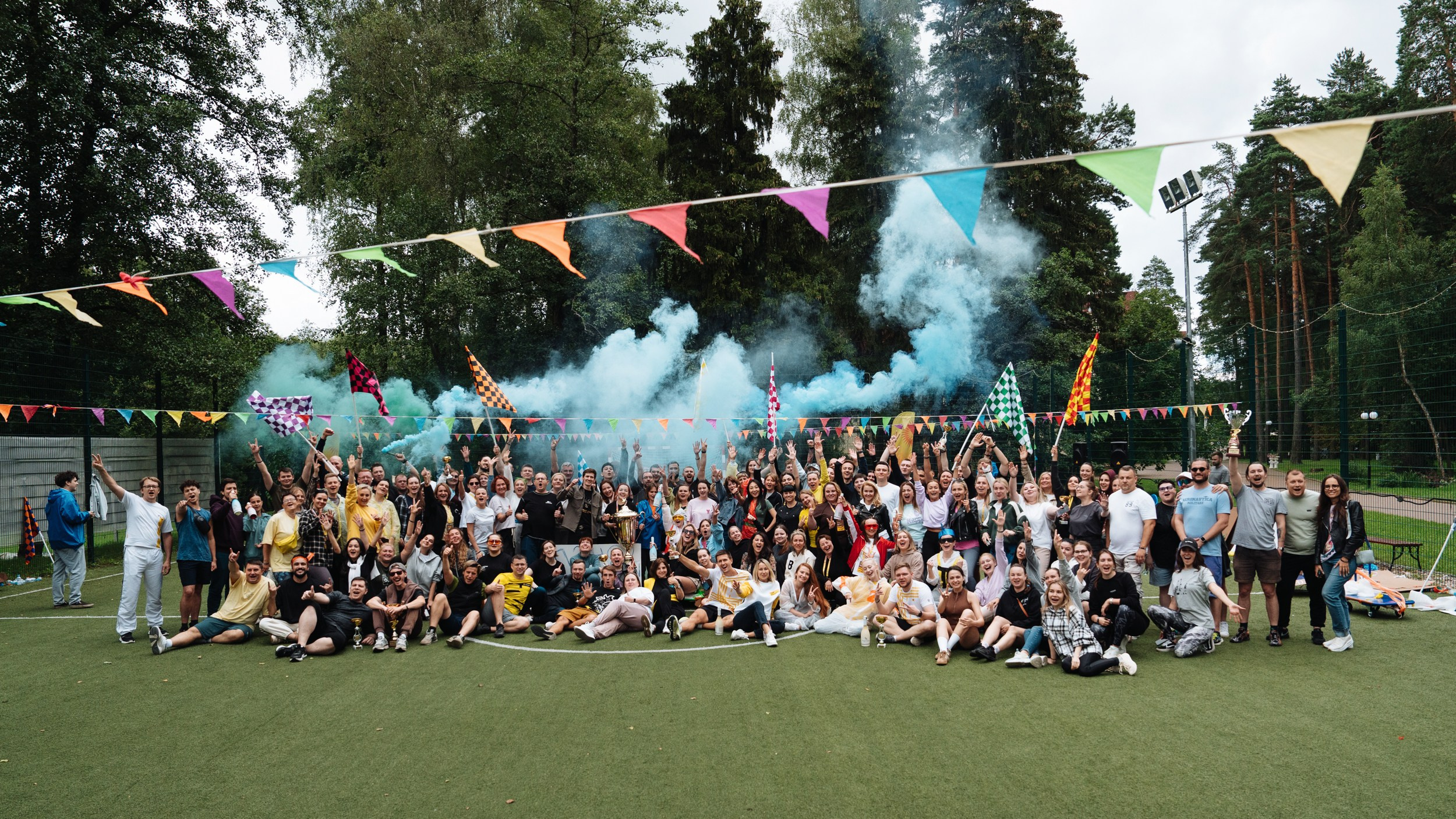 Summer corporate. Рекламный фотограф Москва — рекламная и бренд-съёмка | Polyakov