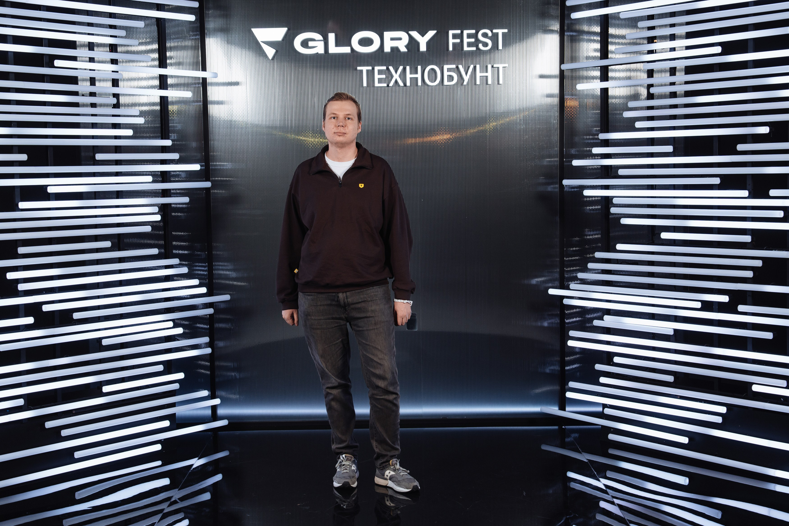 Glory 2025. Рекламный фотограф Москва — рекламная и бренд-съёмка | Polyakov