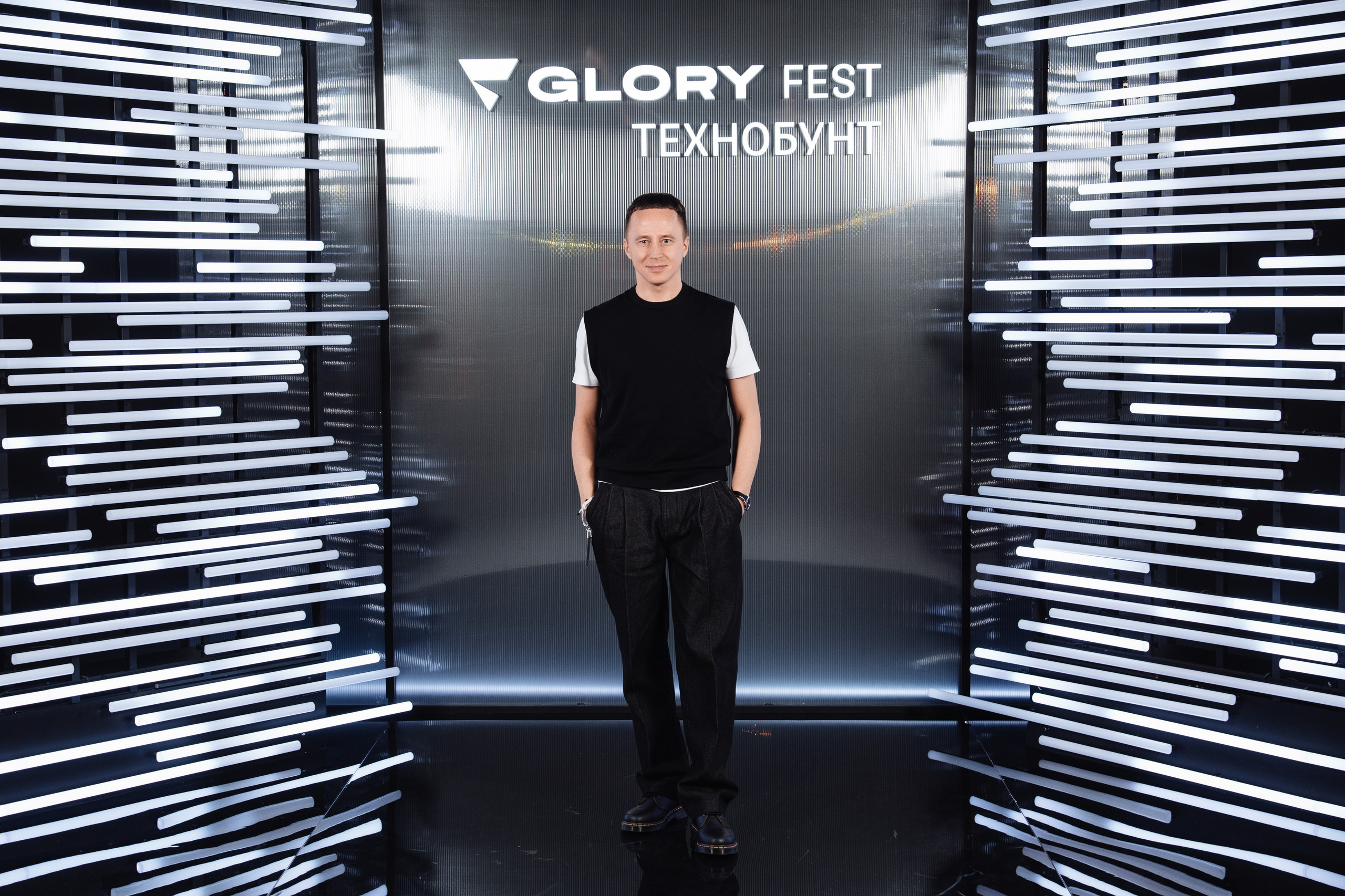 Glory 2025. Рекламный фотограф Москва — рекламная и бренд-съёмка | Polyakov