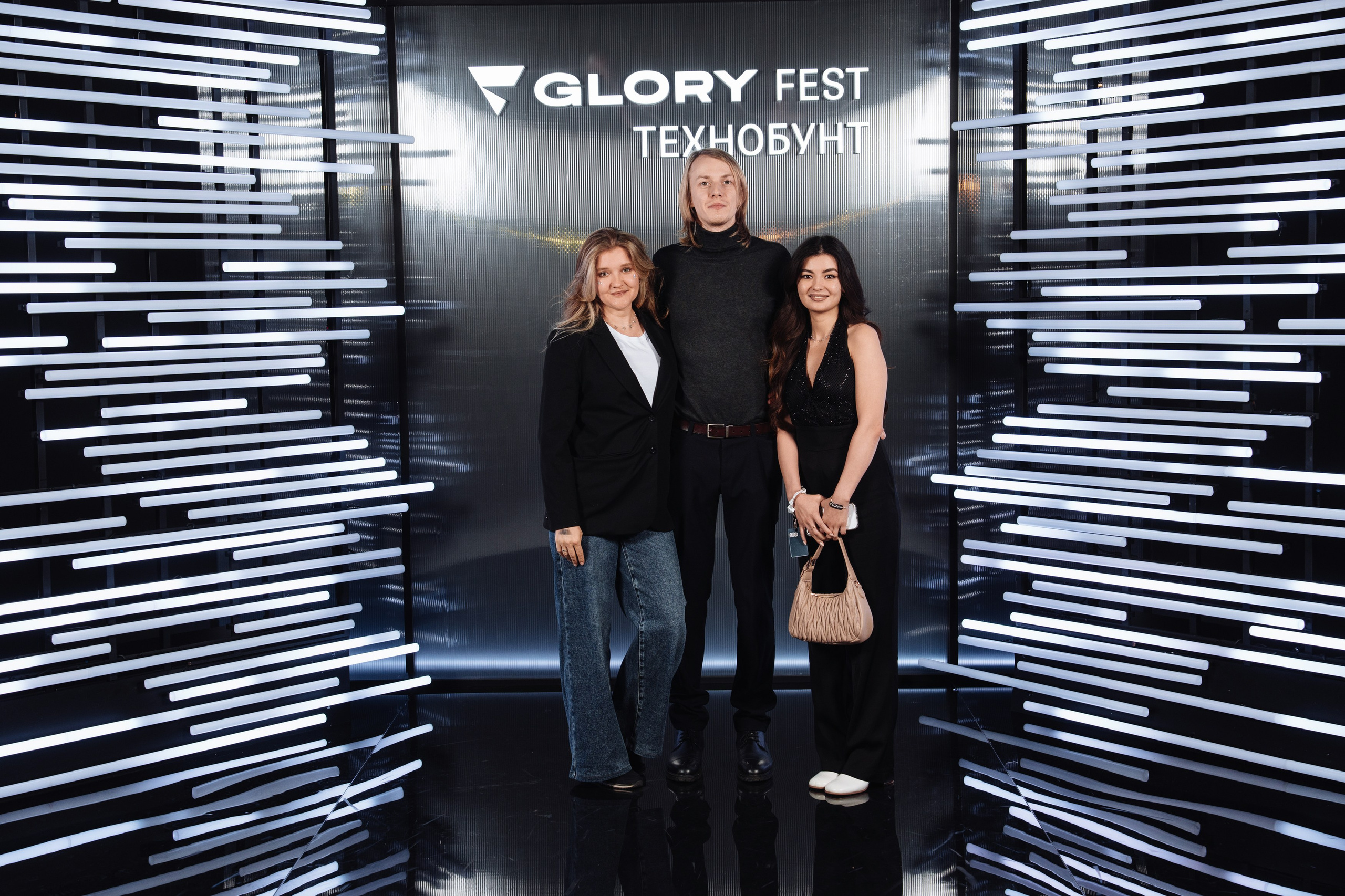 Glory 2025. Рекламный фотограф Москва — рекламная и бренд-съёмка | Polyakov
