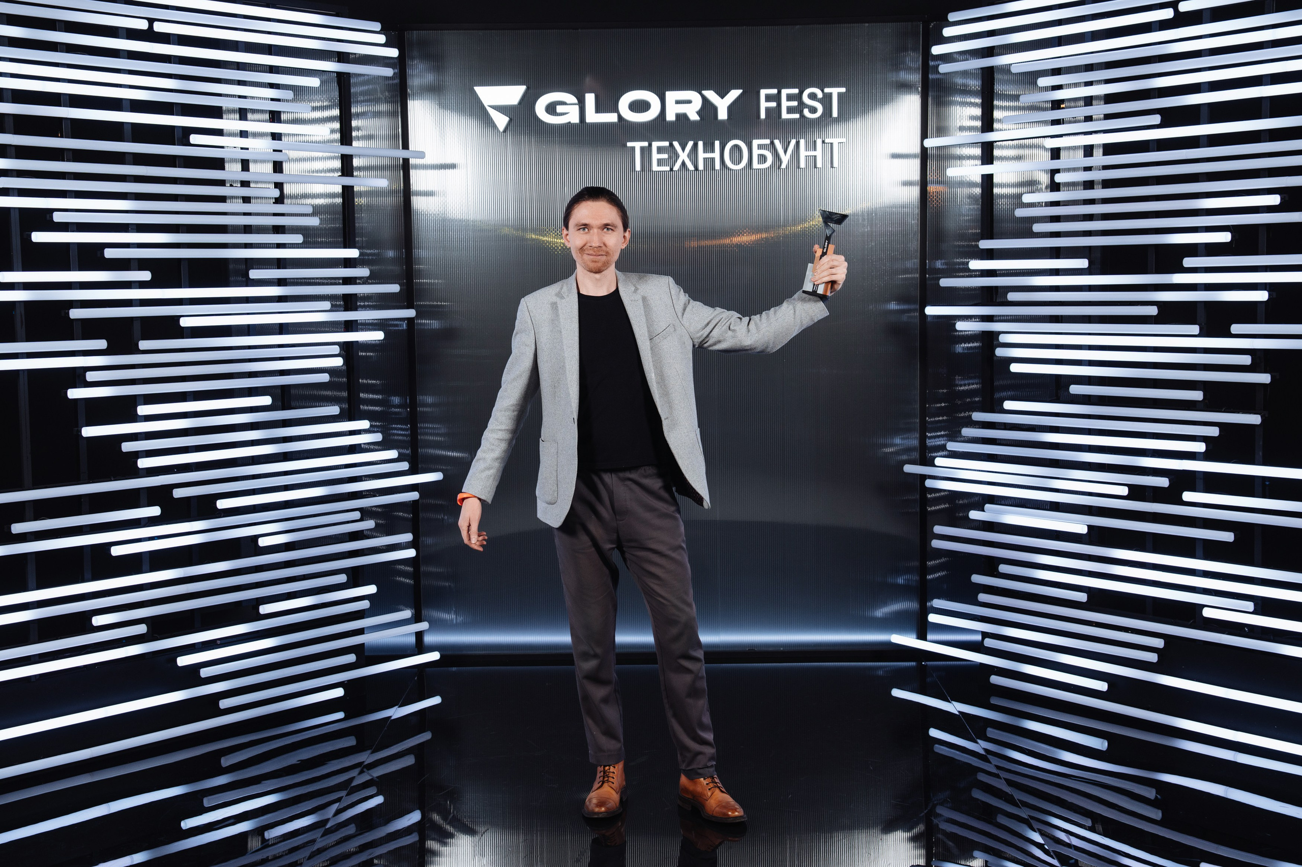 Glory 2025. Рекламный фотограф Москва — рекламная и бренд-съёмка | Polyakov