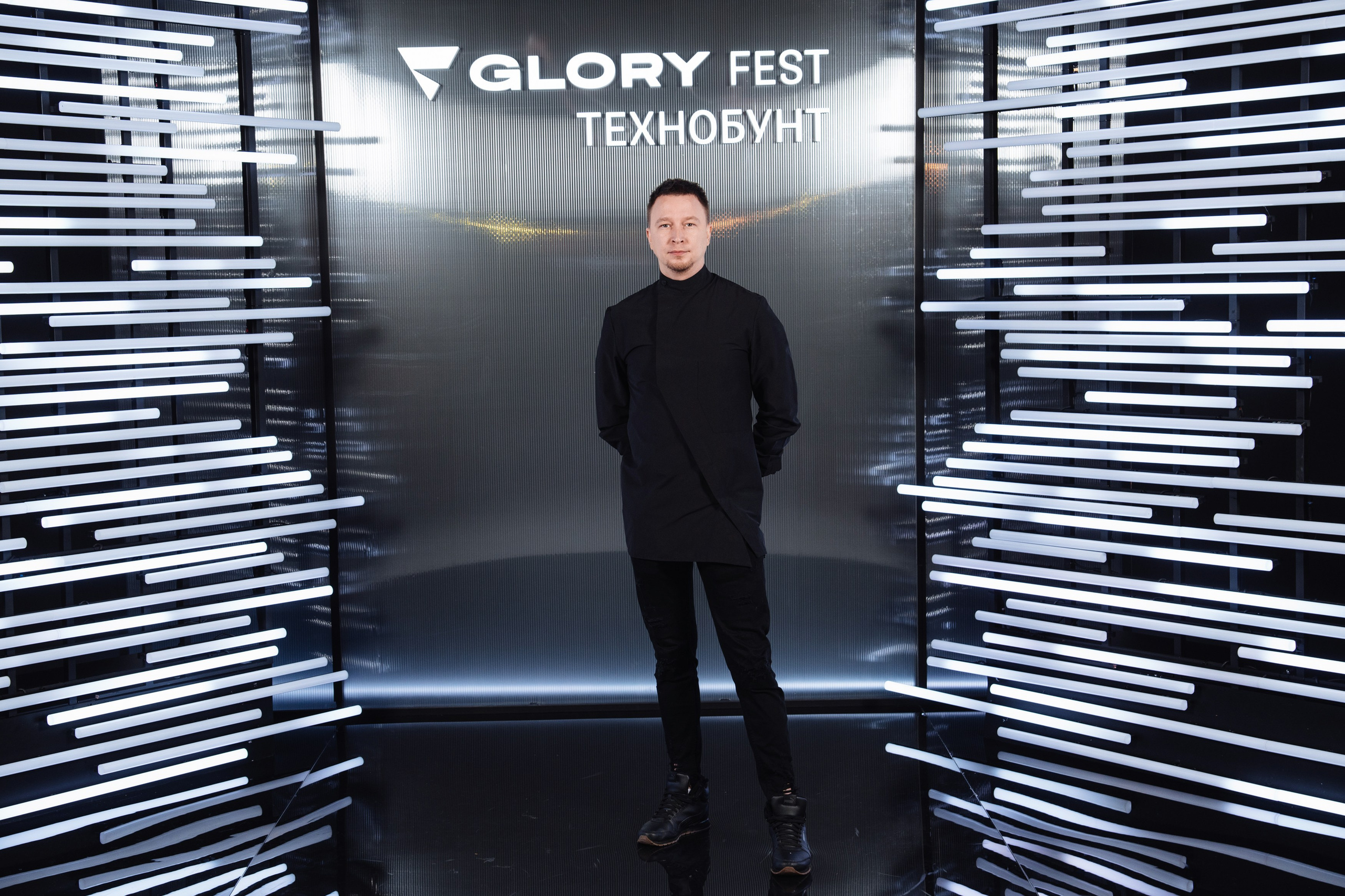 Glory 2025. Рекламный фотограф Москва — рекламная и бренд-съёмка | Polyakov