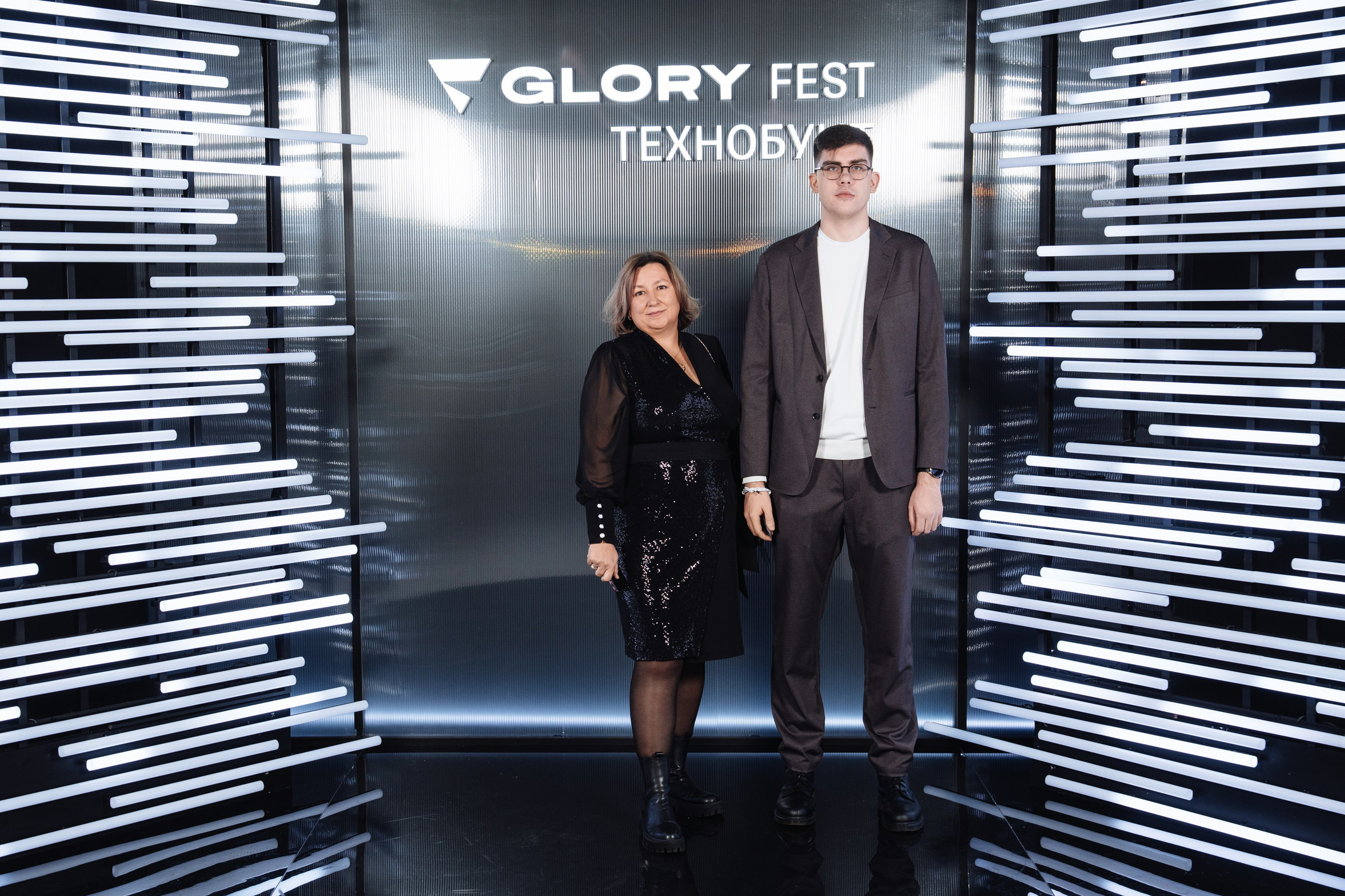 Glory 2025. Рекламный фотограф Москва — рекламная и бренд-съёмка | Polyakov