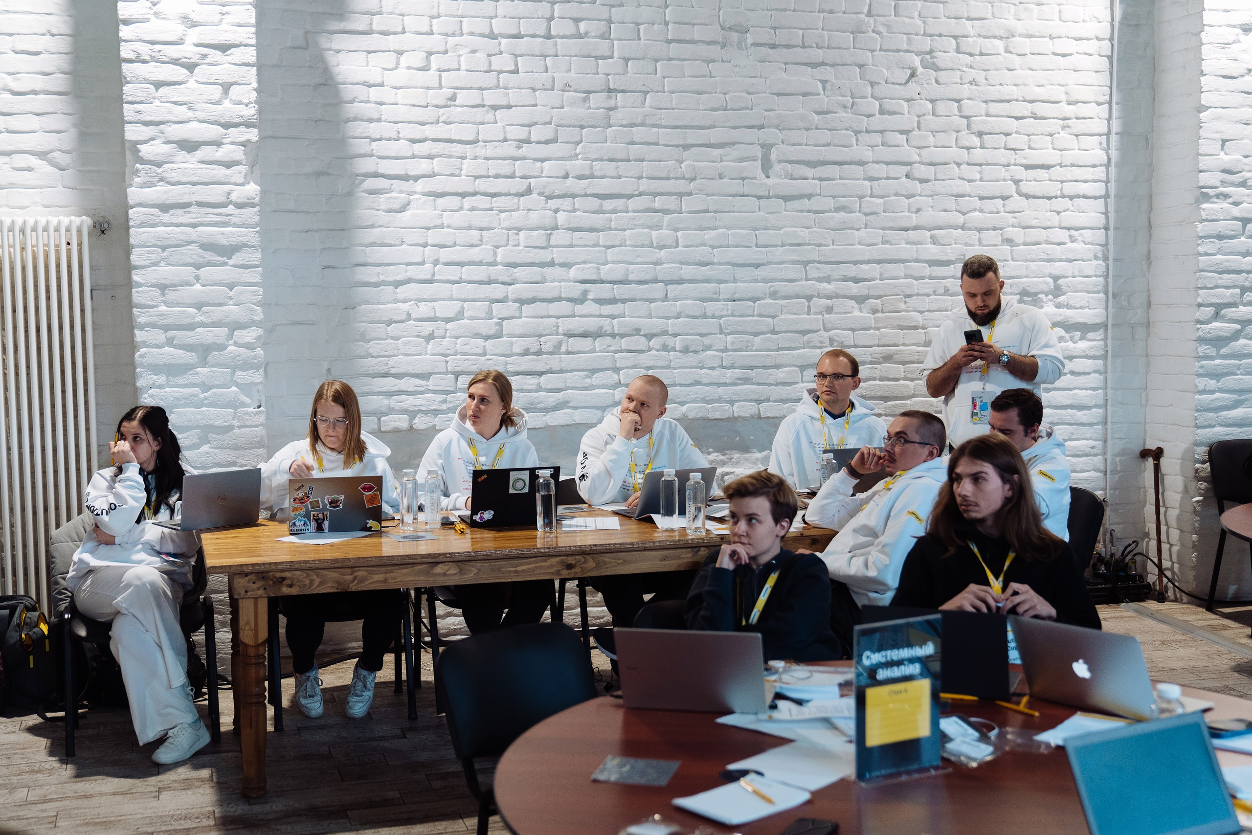 Tinkoff Solution Club. Рекламный фотограф Москва — рекламная и бренд-съёмка | Polyakov