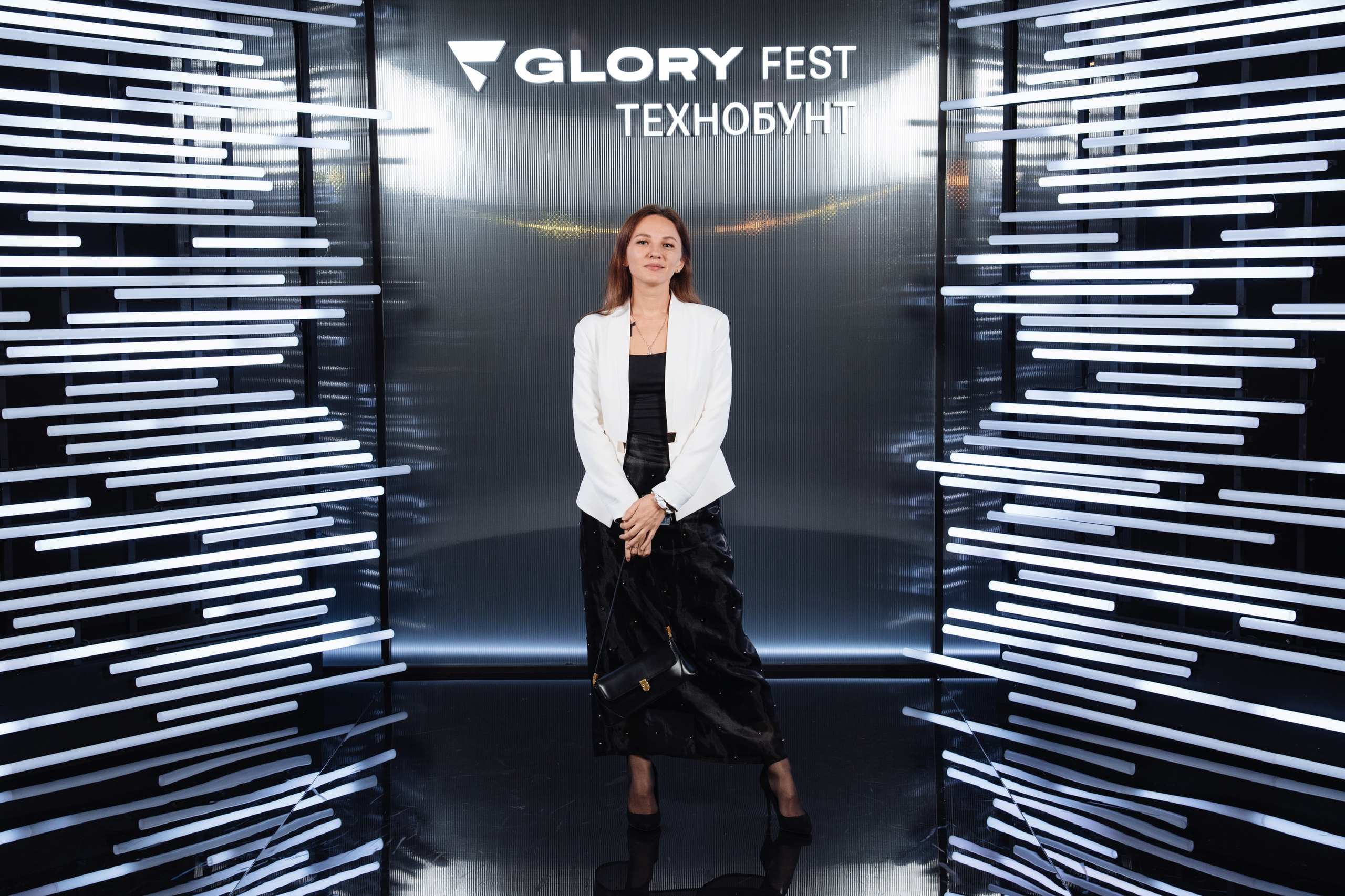 Glory 2025. Рекламный фотограф Москва — рекламная и бренд-съёмка | Polyakov