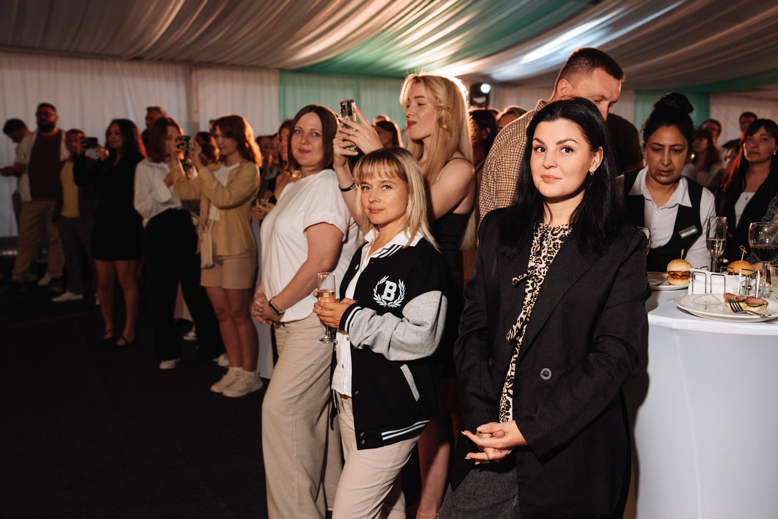 Summer corporate. Рекламный фотограф Москва — рекламная и бренд-съёмка | Polyakov