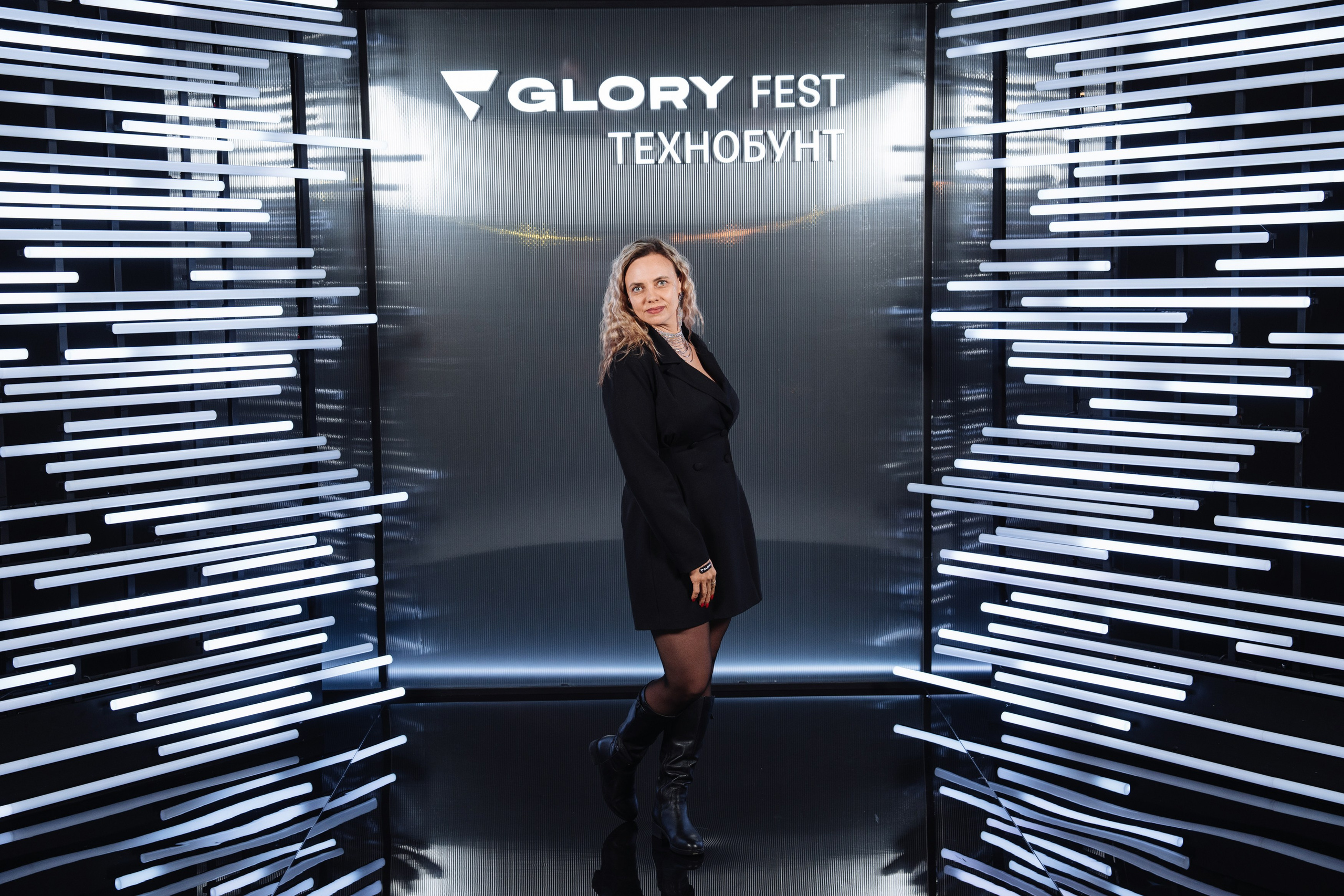 Glory 2025. Рекламный фотограф Москва — рекламная и бренд-съёмка | Polyakov
