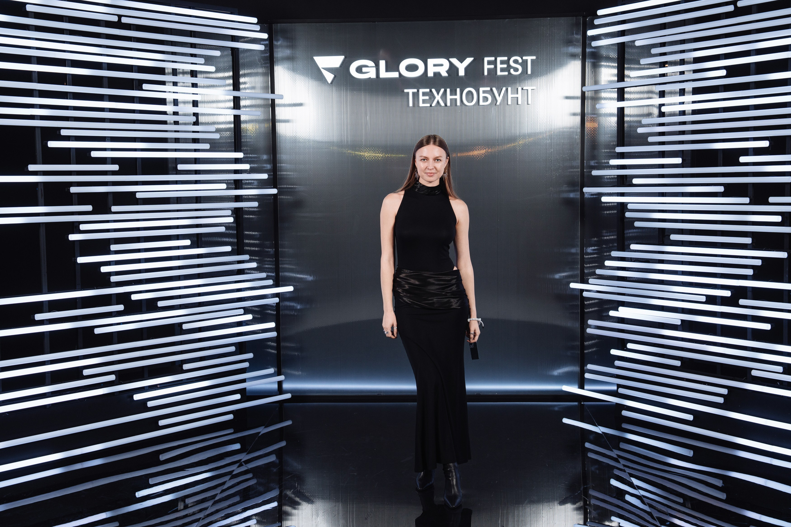 Glory 2025. Рекламный фотограф Москва — рекламная и бренд-съёмка | Polyakov