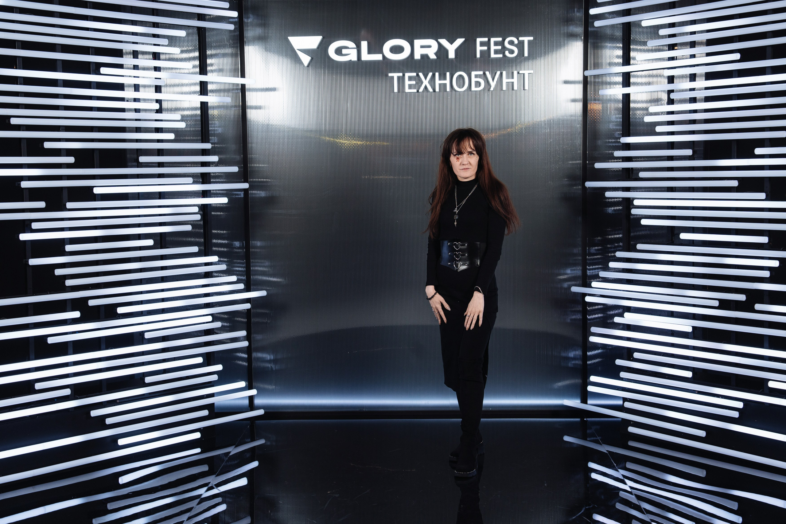 Glory 2025. Рекламный фотограф Москва — рекламная и бренд-съёмка | Polyakov