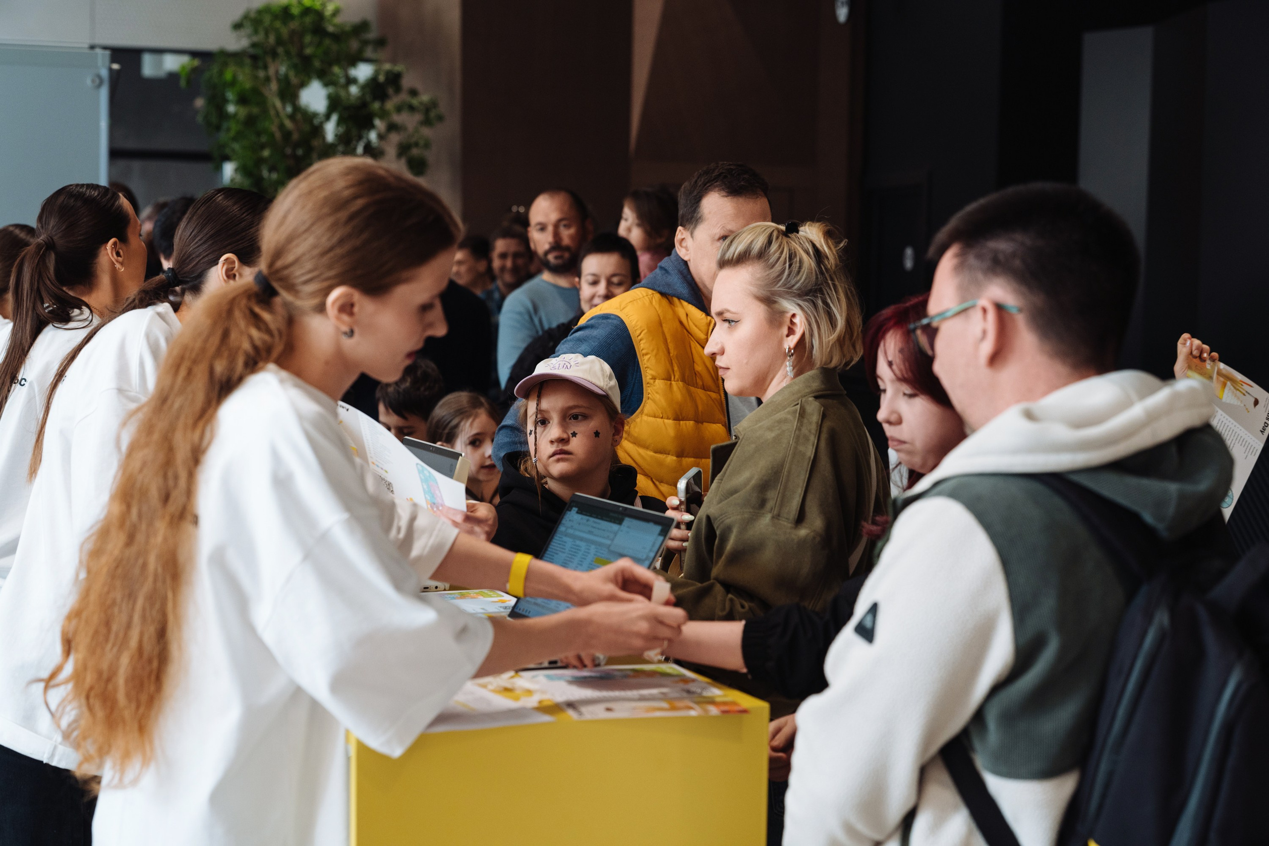 Kids Day 2026. Рекламный фотограф Москва — рекламная и бренд-съёмка | Polyakov