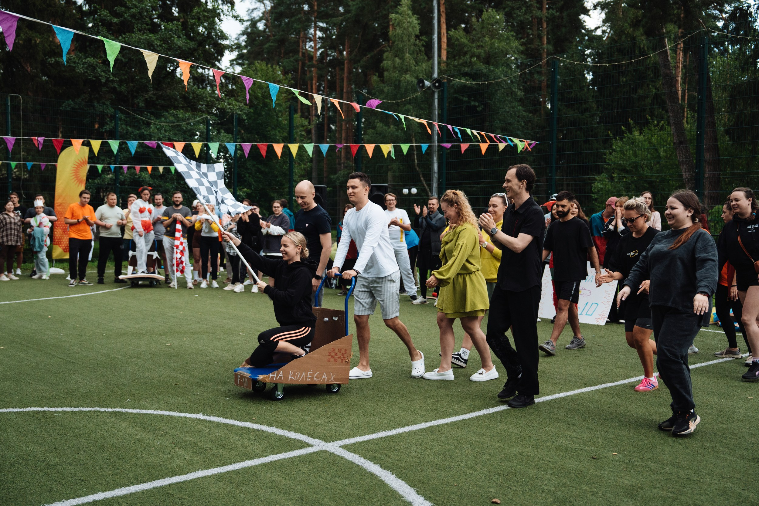 Summer corporate. Рекламный фотограф Москва — рекламная и бренд-съёмка | Polyakov