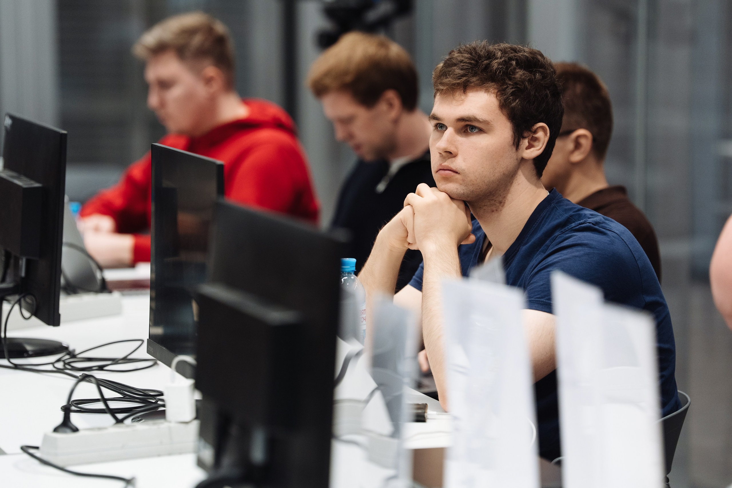 B2B Tech Day. Рекламный фотограф Москва — рекламная и бренд-съёмка | Polyakov