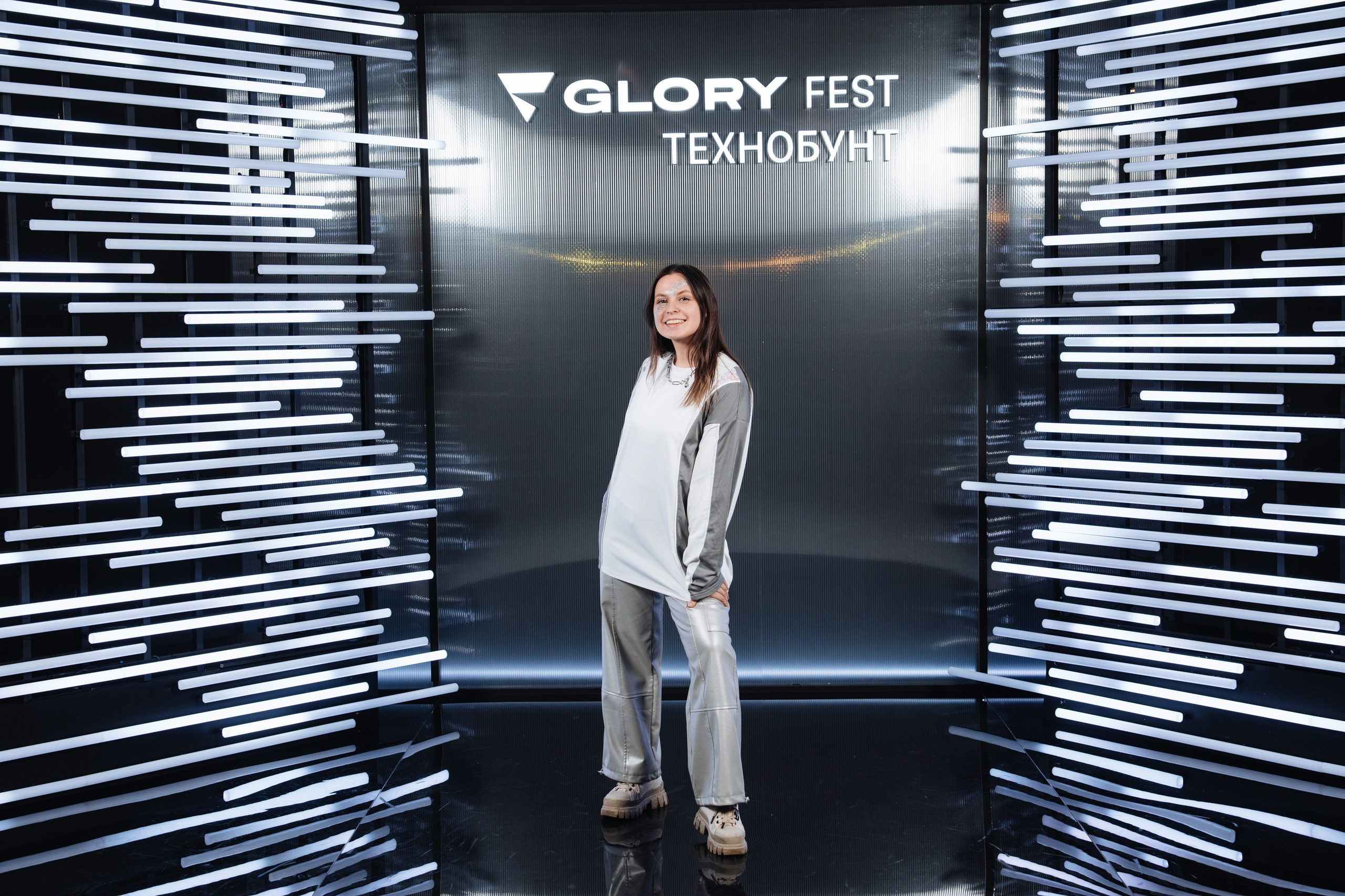 Glory 2025. Рекламный фотограф Москва — рекламная и бренд-съёмка | Polyakov