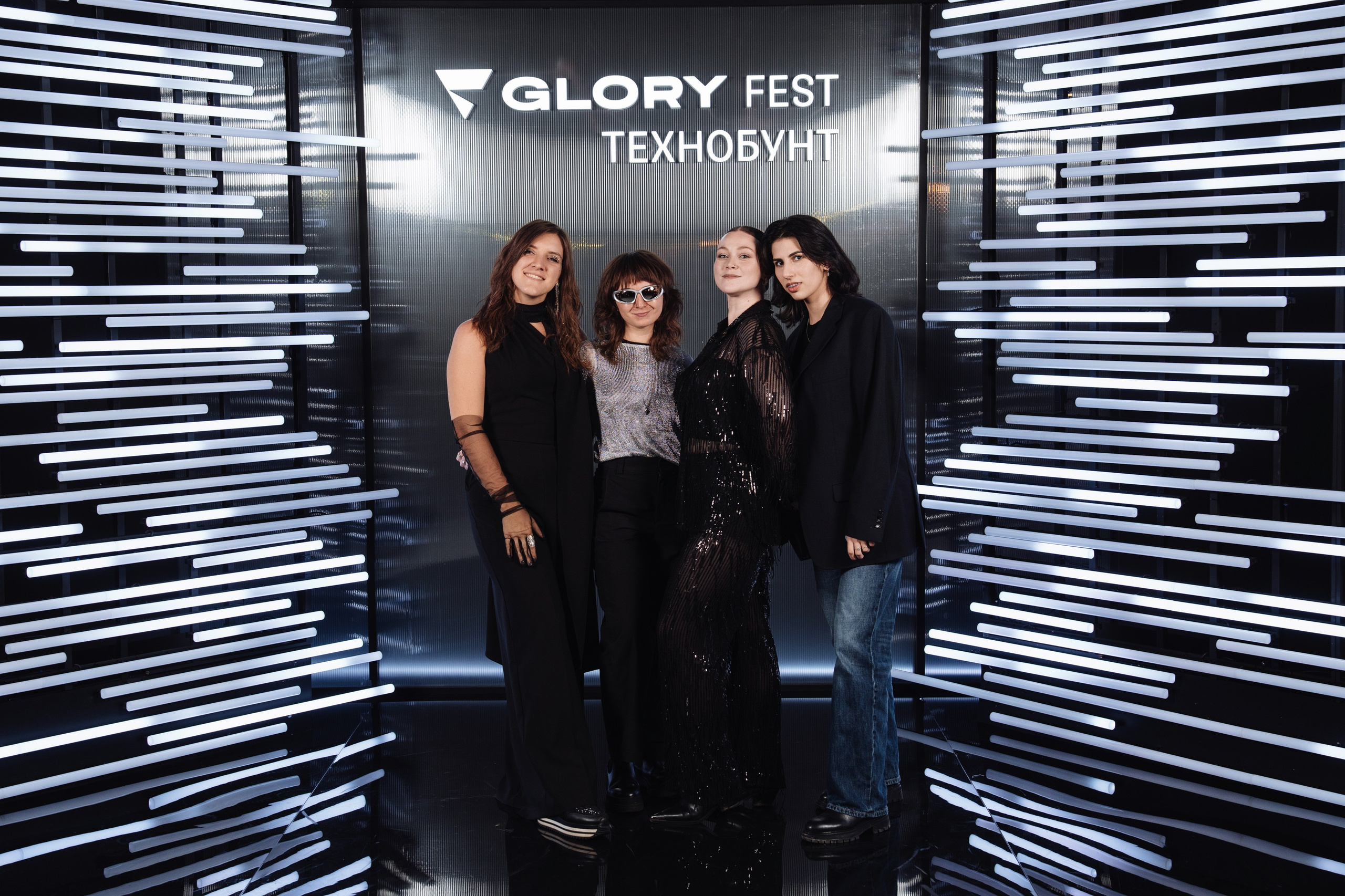 Glory 2025. Рекламный фотограф Москва — рекламная и бренд-съёмка | Polyakov
