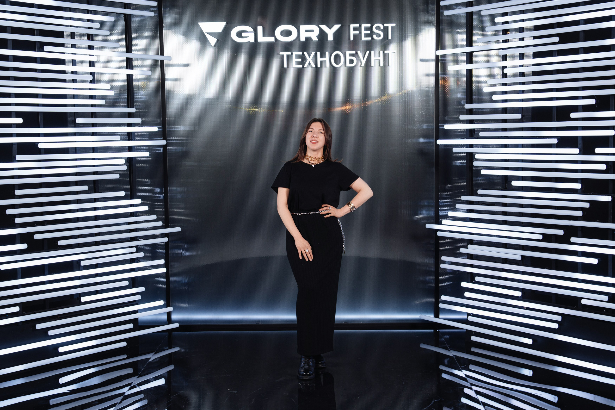Glory 2025. Рекламный фотограф Москва — рекламная и бренд-съёмка | Polyakov