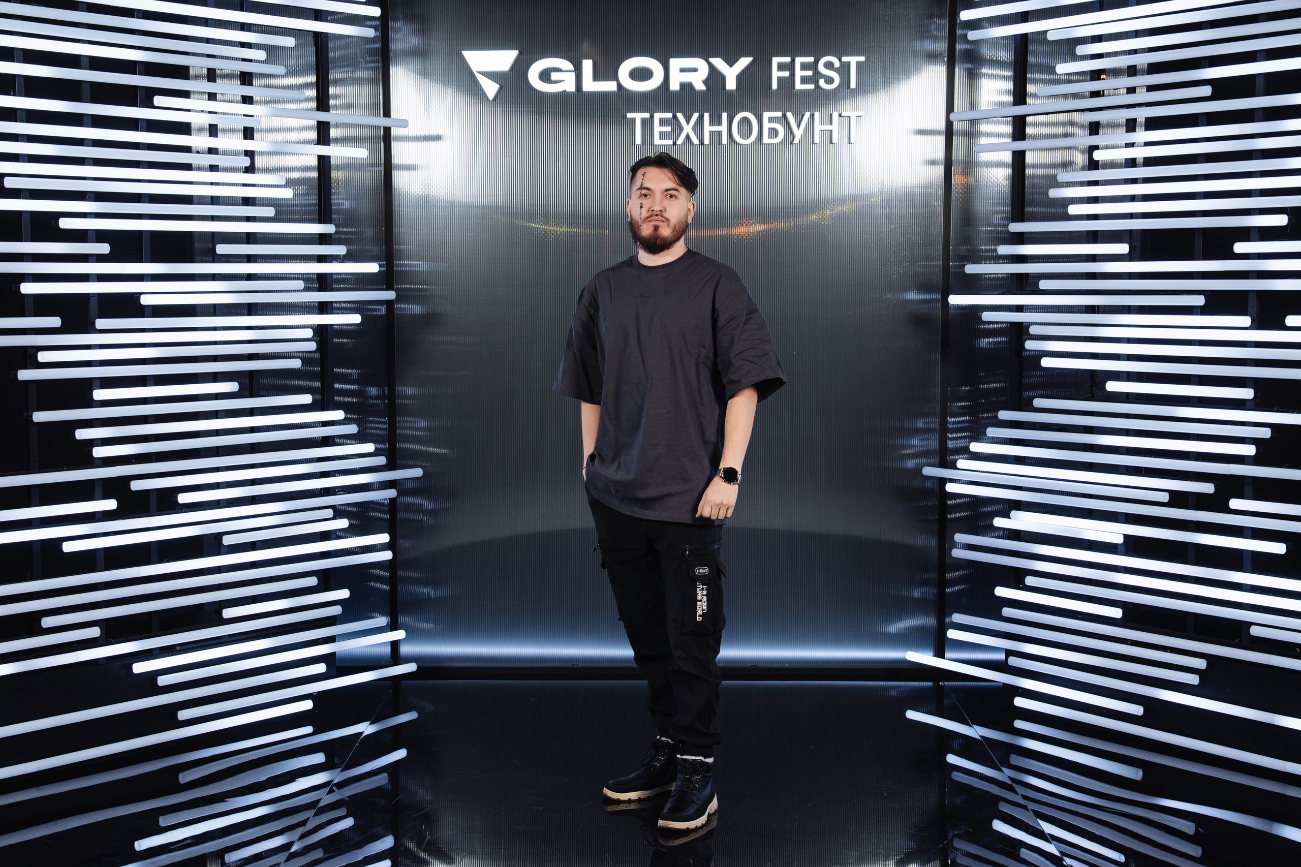 Glory 2025. Рекламный фотограф Москва — рекламная и бренд-съёмка | Polyakov