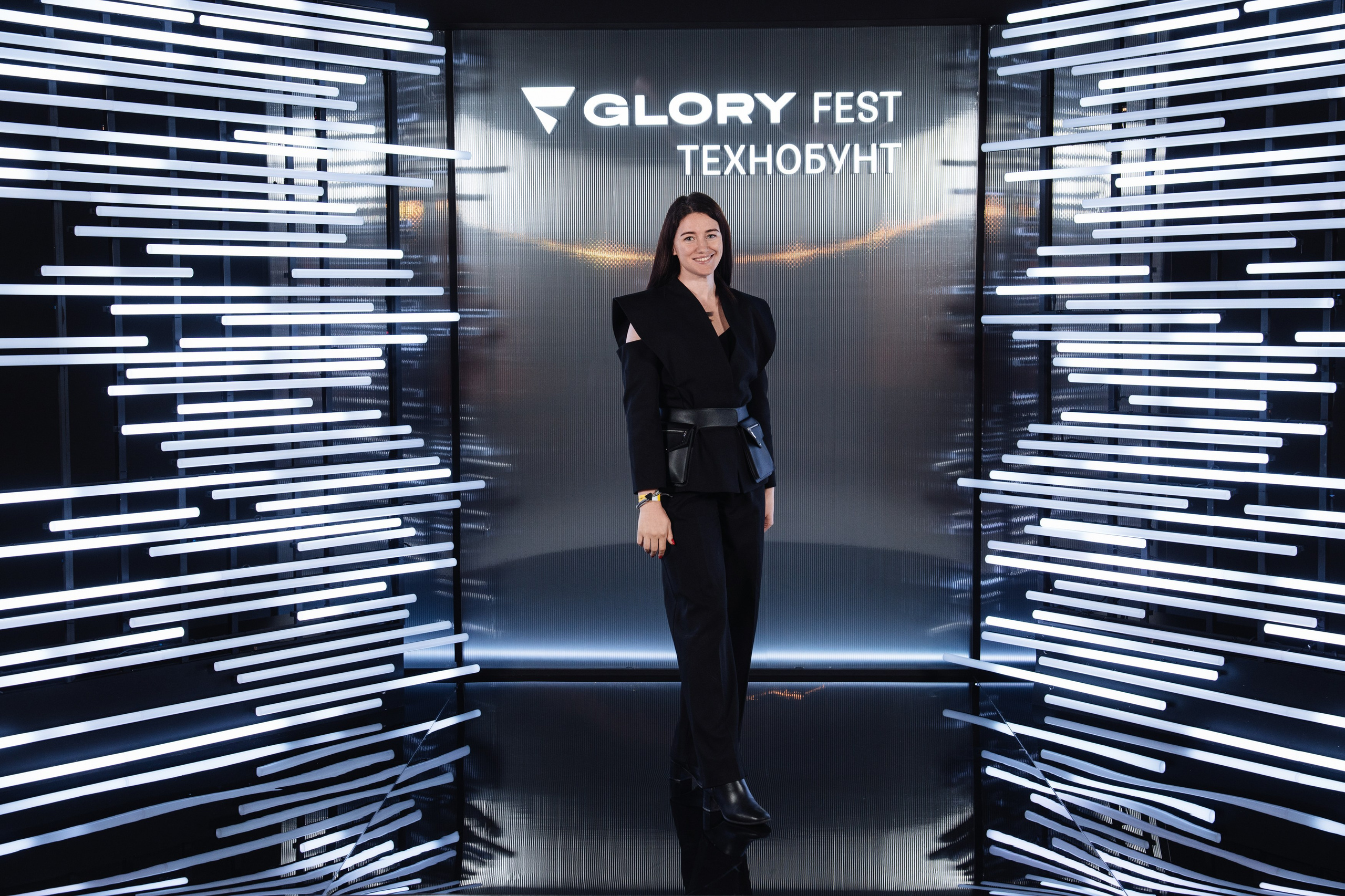 Glory 2025. Рекламный фотограф Москва — рекламная и бренд-съёмка | Polyakov