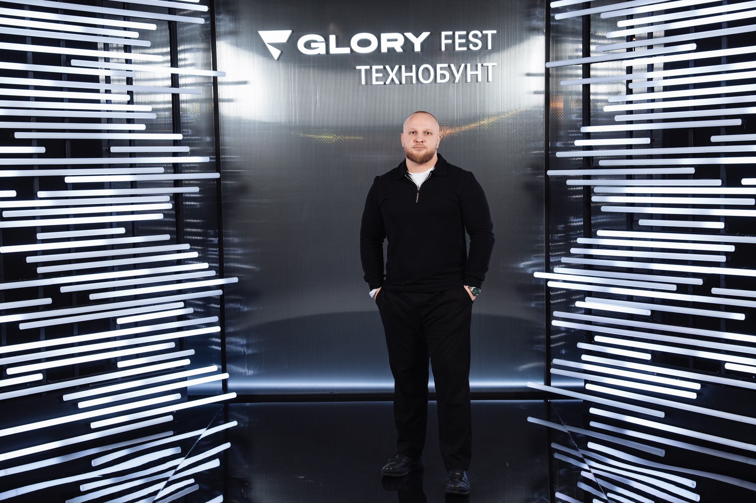 Glory 2025. Рекламный фотограф Москва — рекламная и бренд-съёмка | Polyakov
