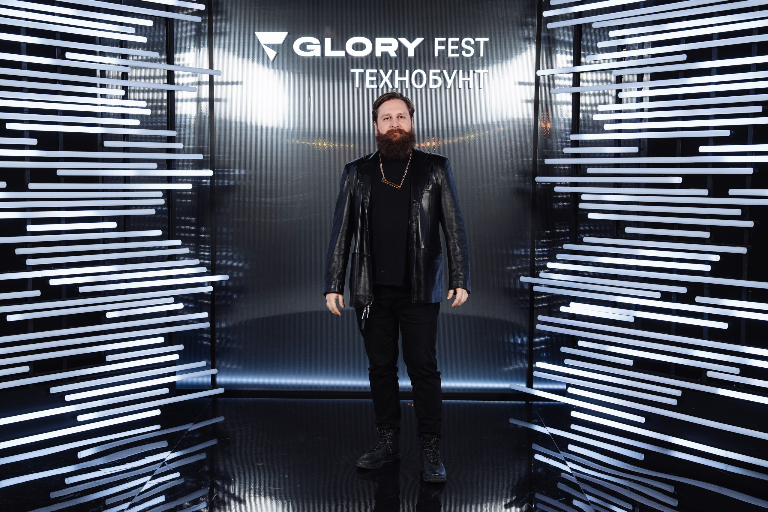 Glory 2025. Рекламный фотограф Москва — рекламная и бренд-съёмка | Polyakov
