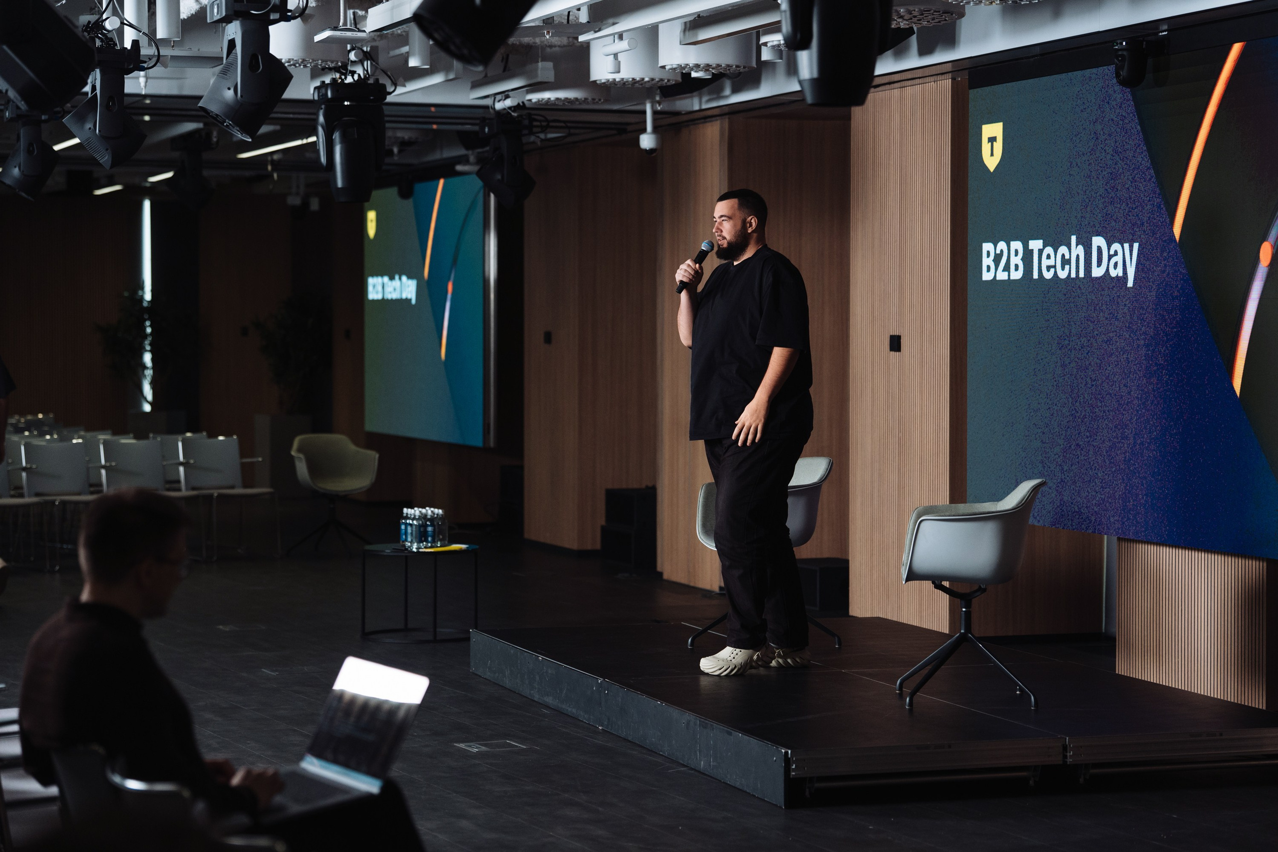 B2B Tech Day. Рекламный фотограф Москва — рекламная и бренд-съёмка | Polyakov