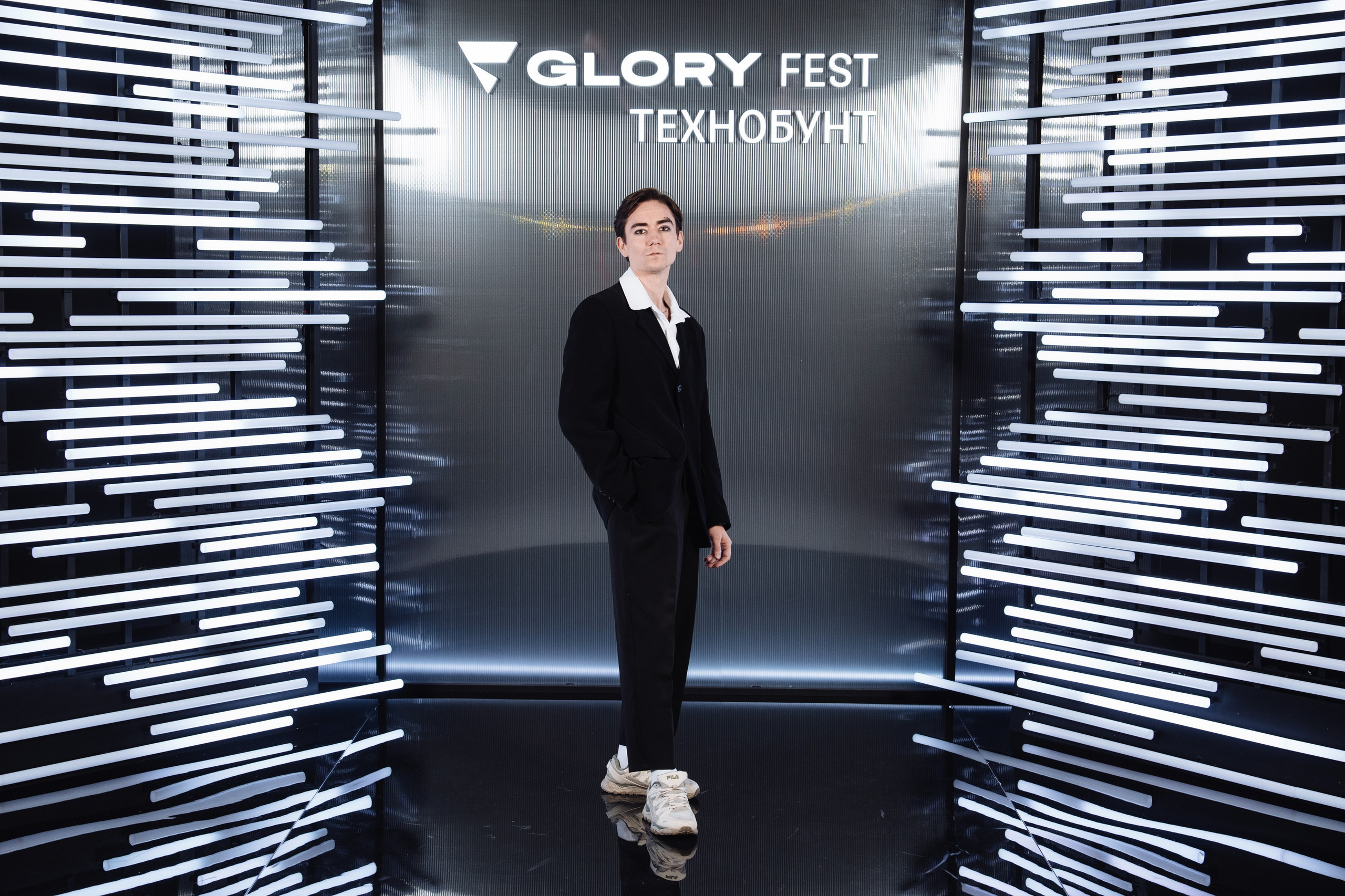 Glory 2025. Рекламный фотограф Москва — рекламная и бренд-съёмка | Polyakov