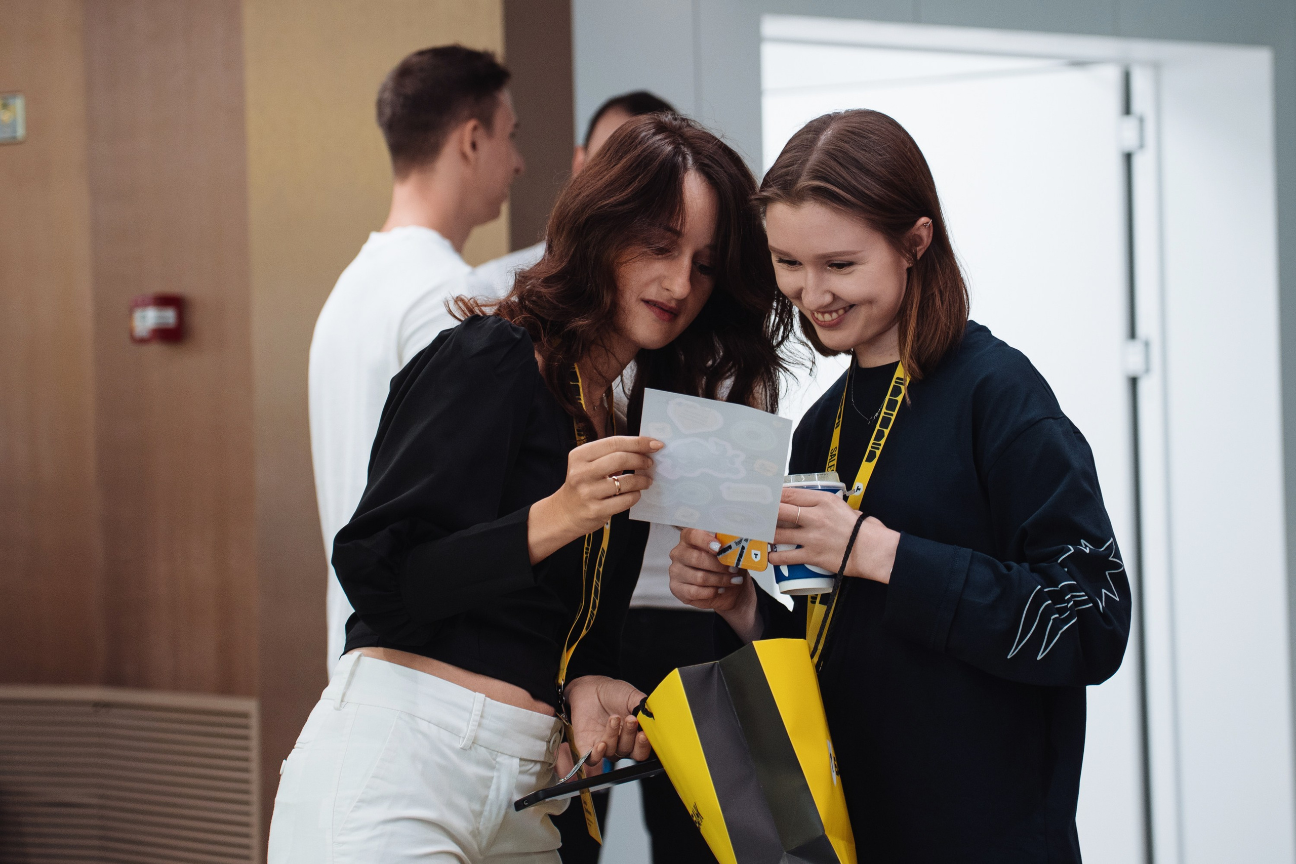Sales day 2025. Рекламный фотограф Москва — рекламная и бренд-съёмка | Polyakov