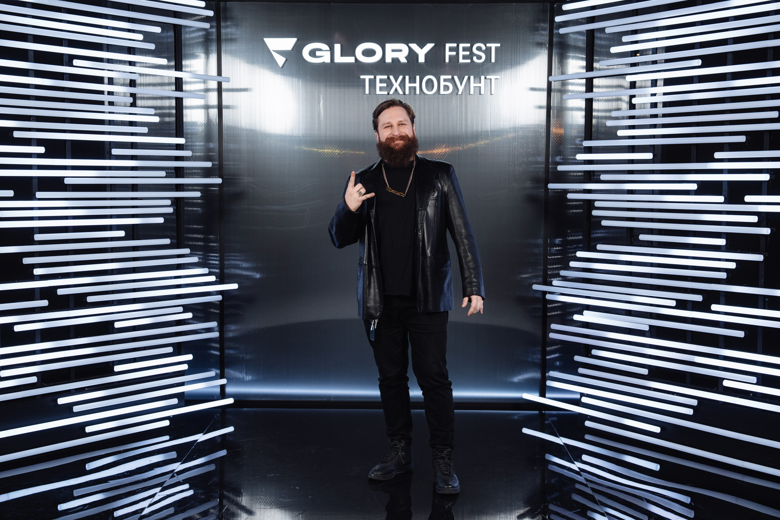 Glory 2025. Рекламный фотограф Москва — рекламная и бренд-съёмка | Polyakov
