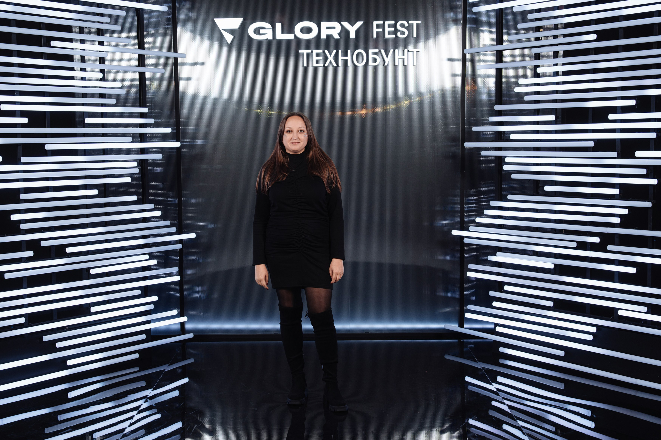 Glory 2025. Рекламный фотограф Москва — рекламная и бренд-съёмка | Polyakov