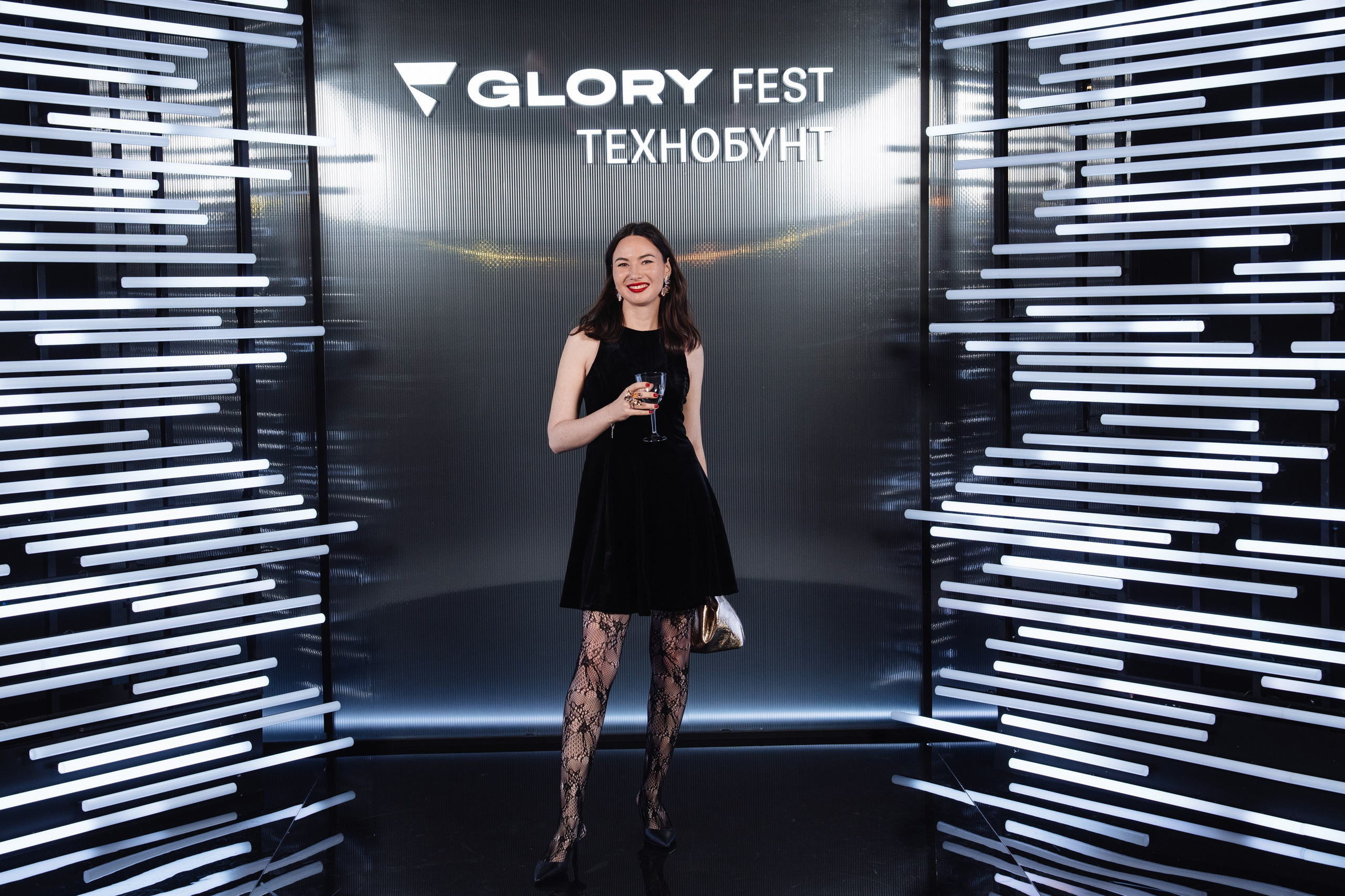 Glory 2025. Рекламный фотограф Москва — рекламная и бренд-съёмка | Polyakov
