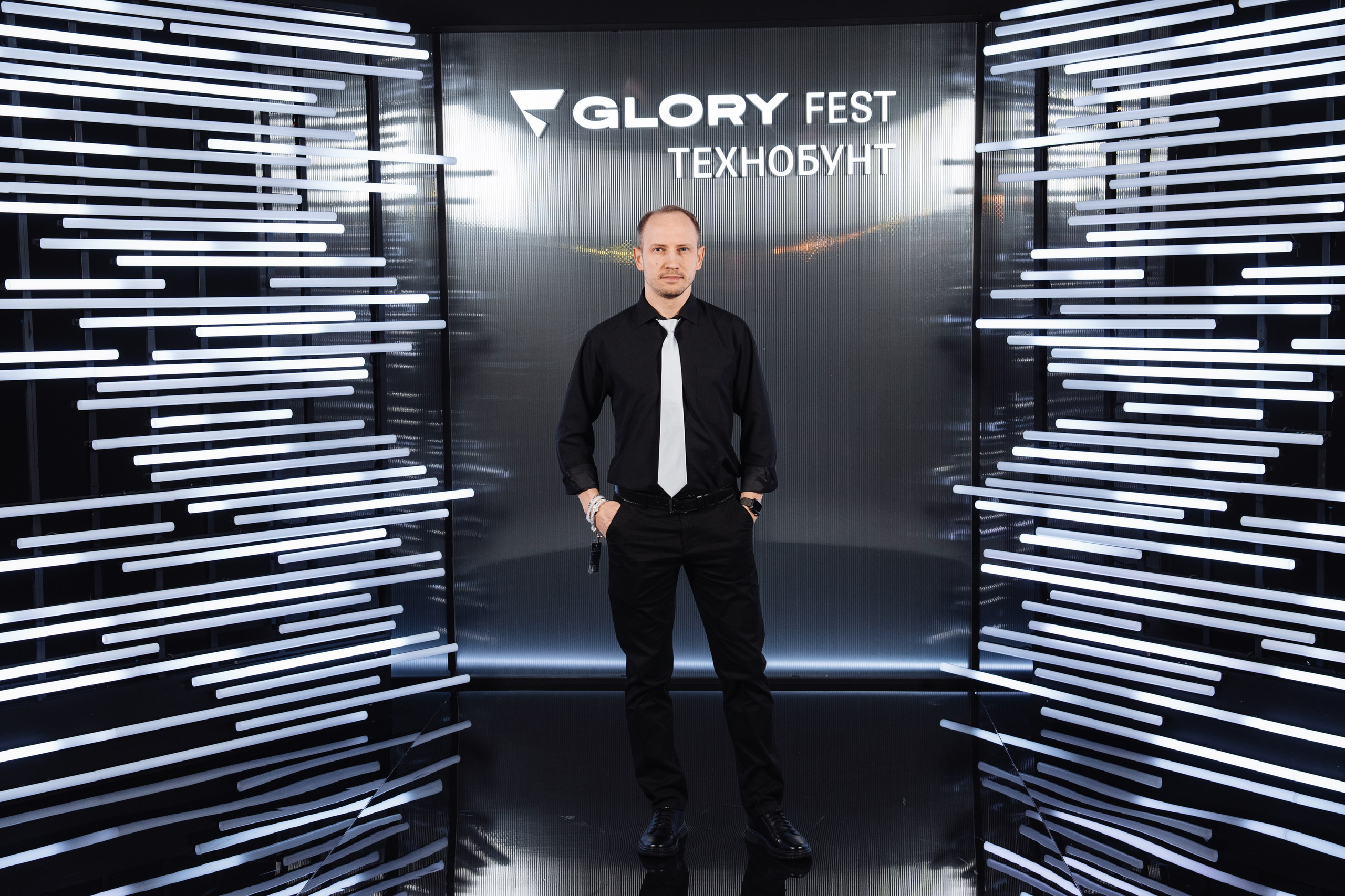 Glory 2025. Рекламный фотограф Москва — рекламная и бренд-съёмка | Polyakov