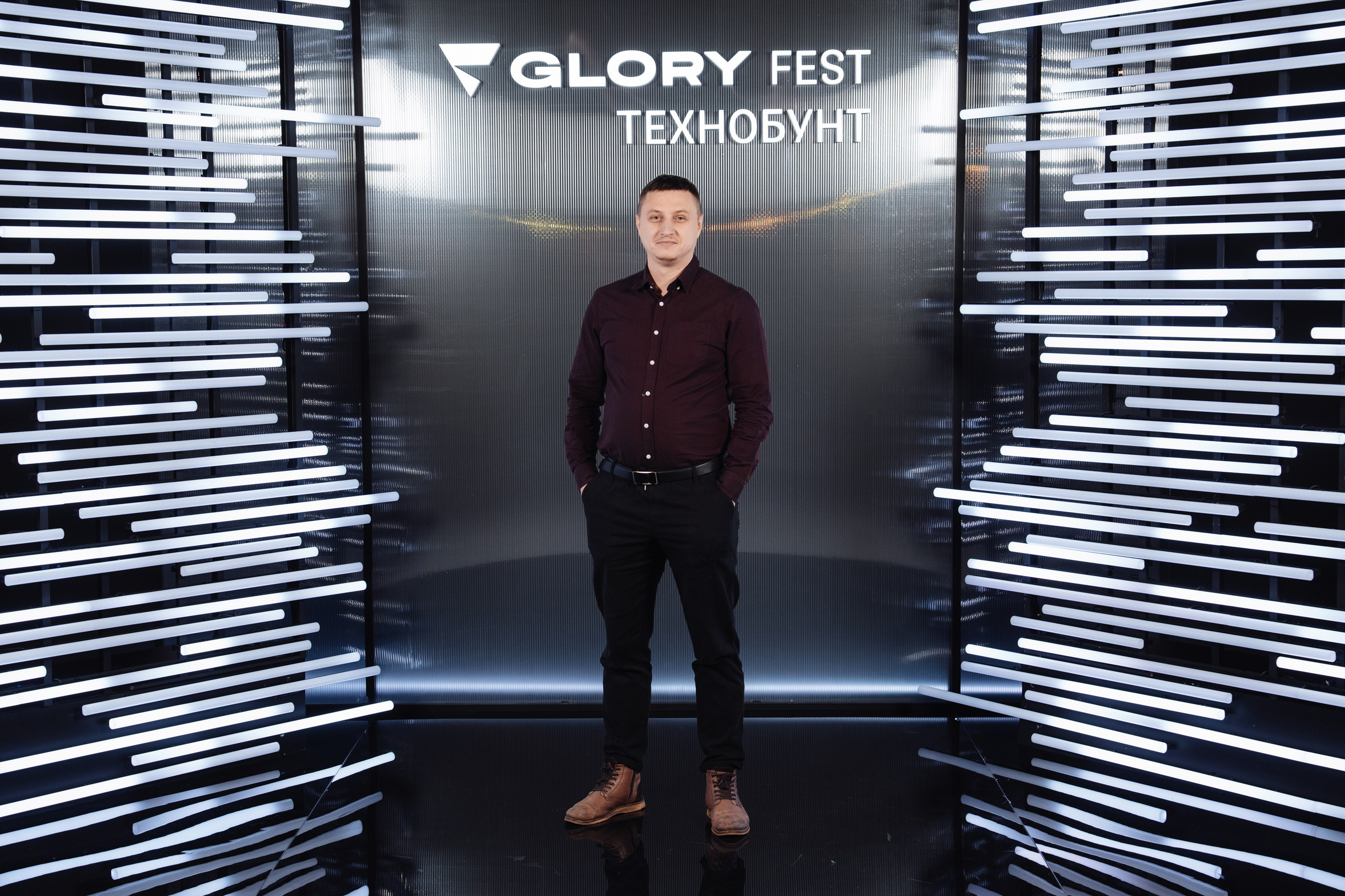 Glory 2025. Рекламный фотограф Москва — рекламная и бренд-съёмка | Polyakov